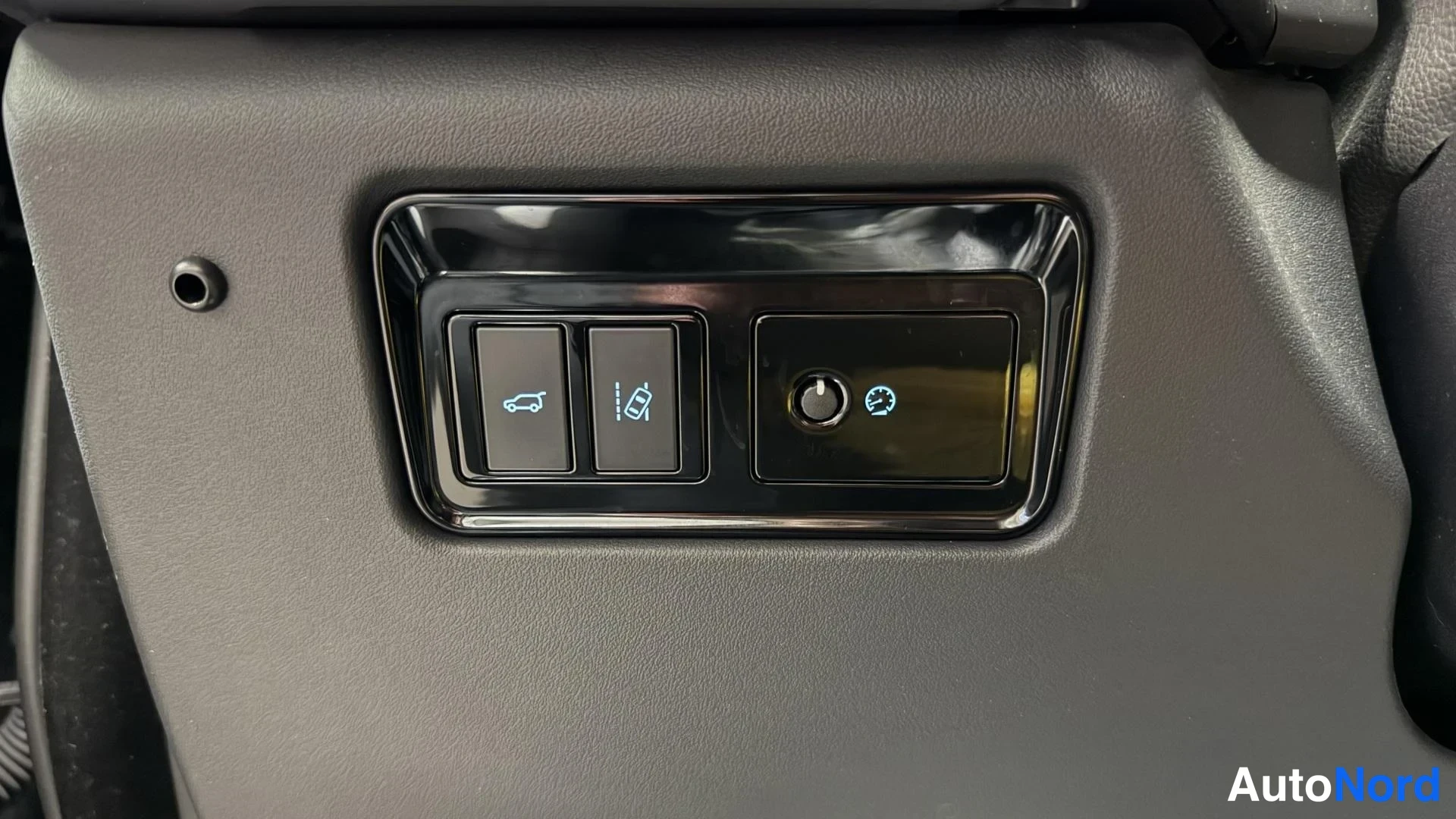 Musta Jaguar F-Pace 2017, kuva 14