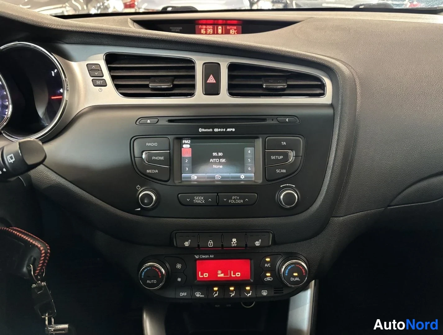 Hopea Kia Ceed 2015, kuva 13