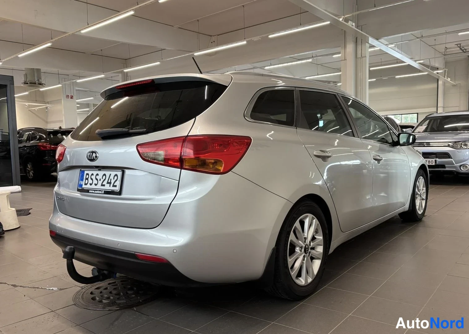 Hopea Kia Ceed 2015, takaviisto, kuva 5
