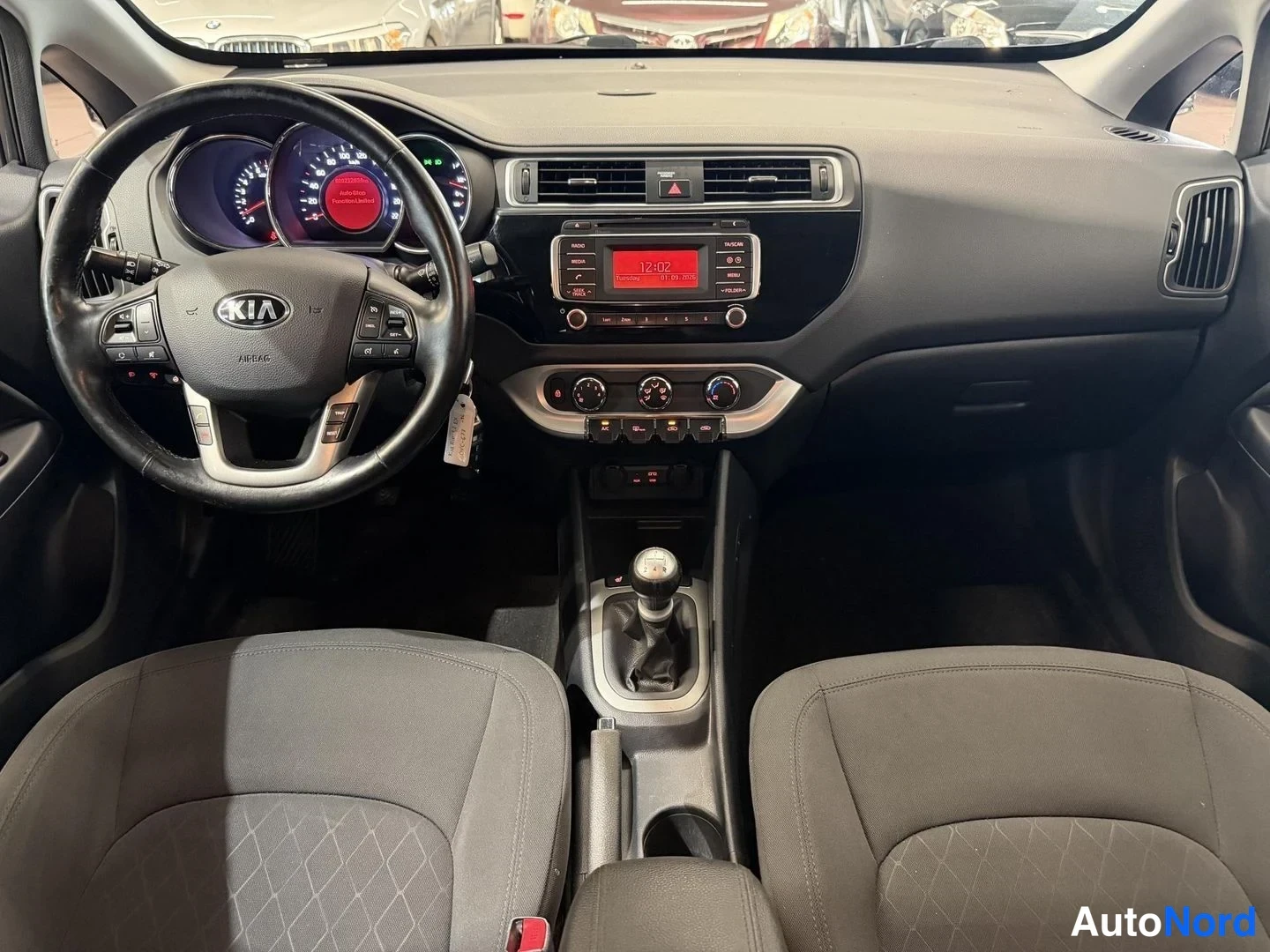 Ruskea Kia Rio 2016, kuva 12