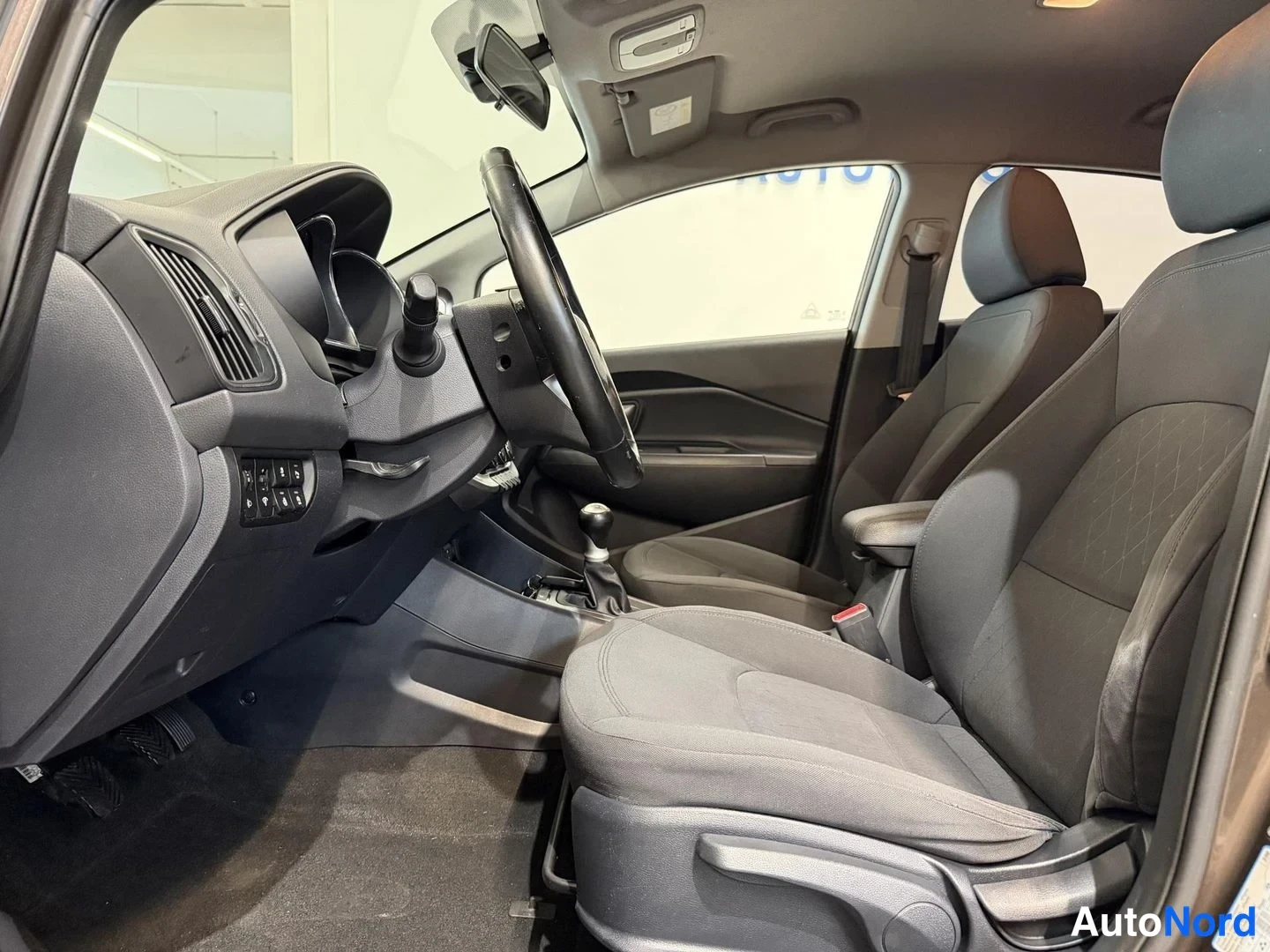 Ruskea Kia Rio 2016, kuva 7