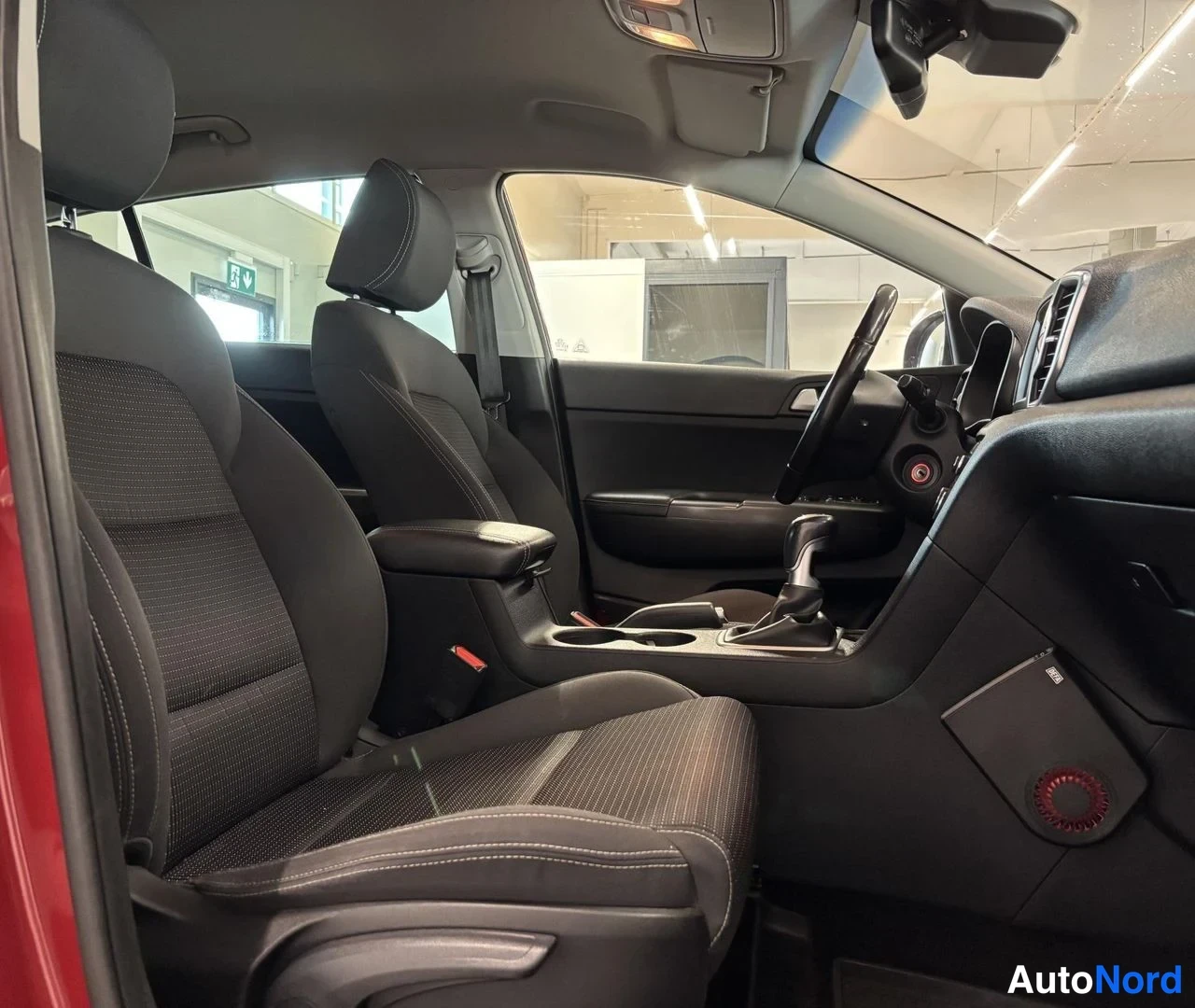 Punainen Kia Sportage 2016, kuva 13