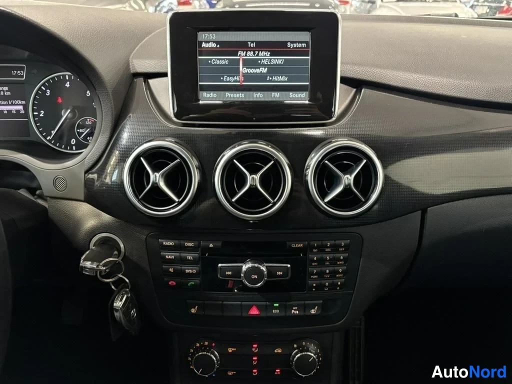 Musta Mercedes-Benz B 180 CDI 2014, kuva 12