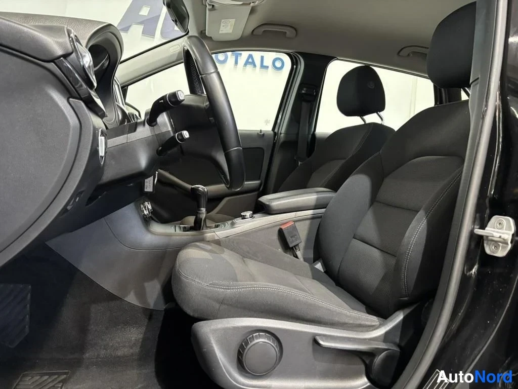Musta Mercedes-Benz B 180 CDI 2014, kuva 5