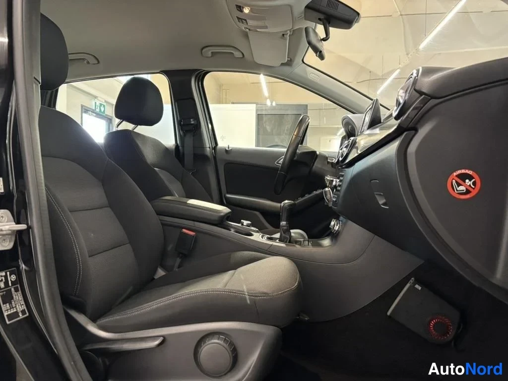 Musta Mercedes-Benz B 180 CDI 2014, kuva 9
