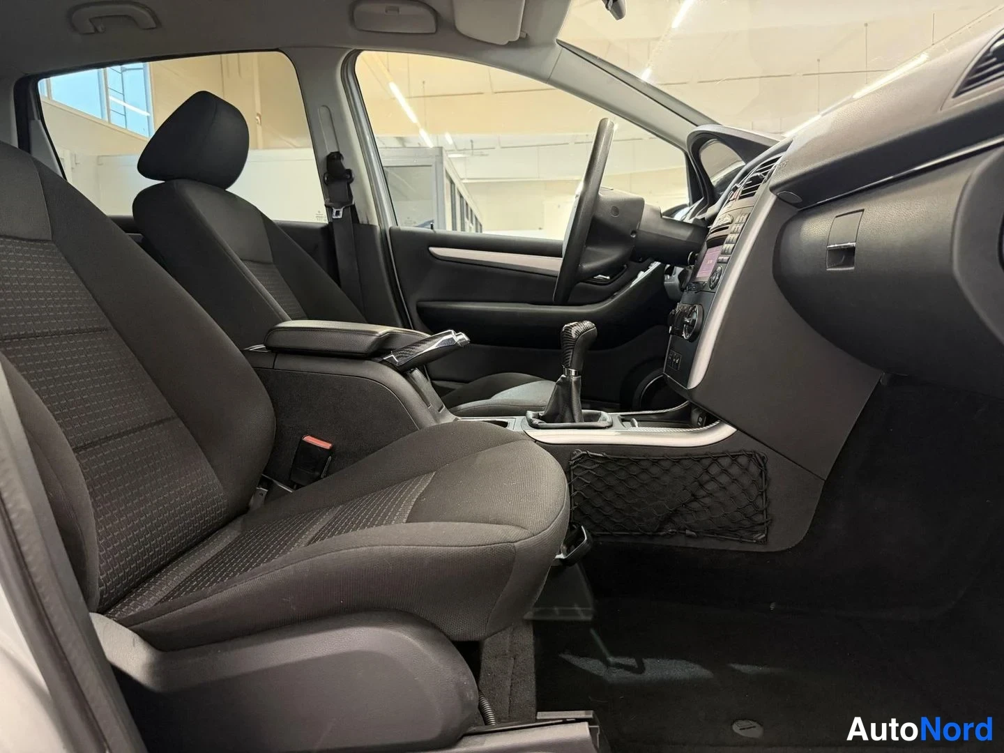 Harmaa Mercedes-Benz B 180 2010, kuva 11