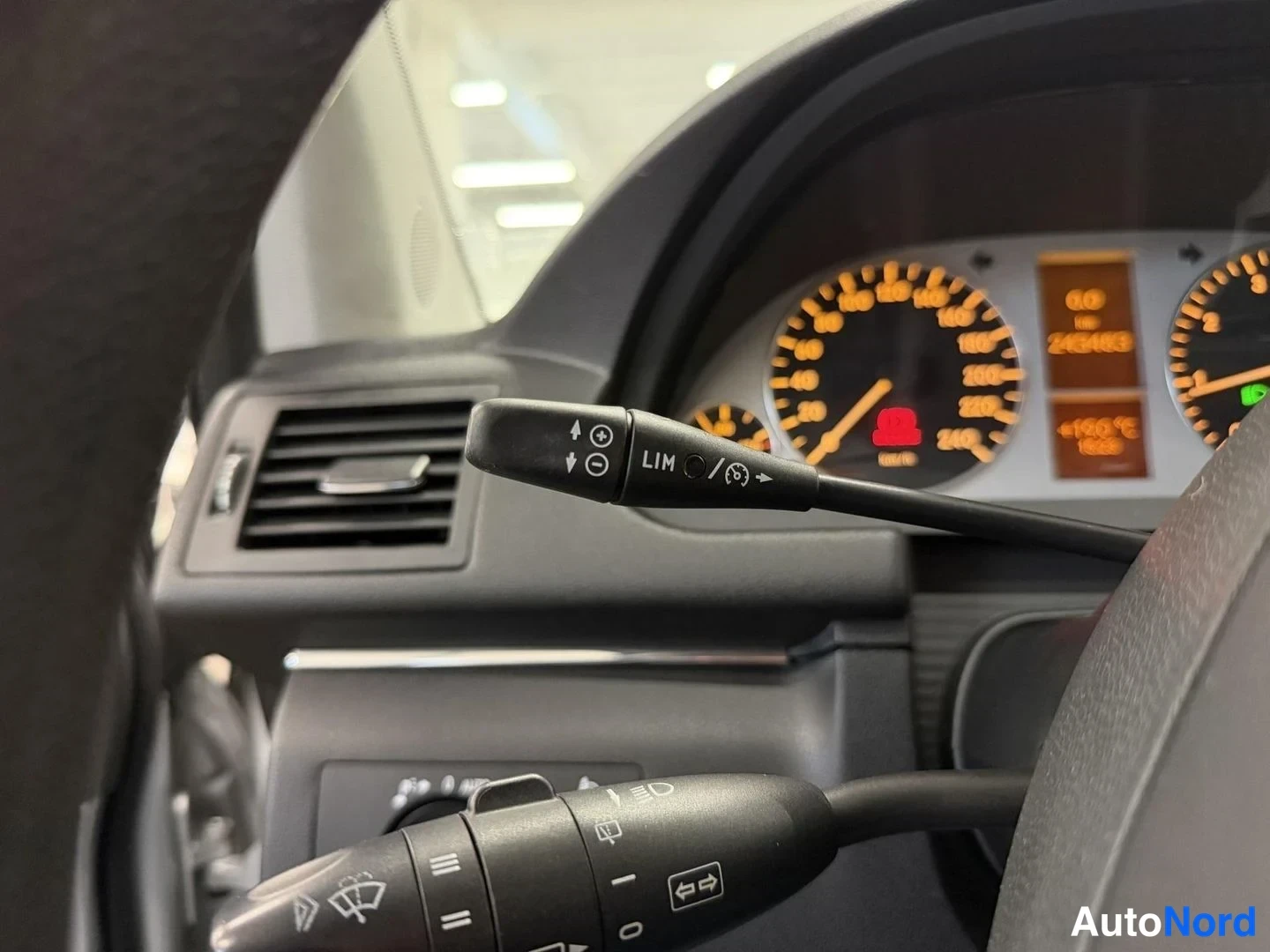 Harmaa Mercedes-Benz B 180 2010, kuva 15
