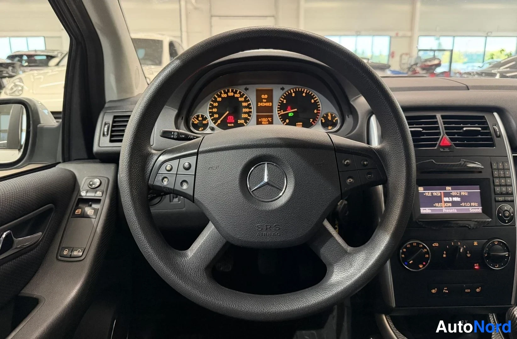 Harmaa Mercedes-Benz B 180 2010, kuva 8