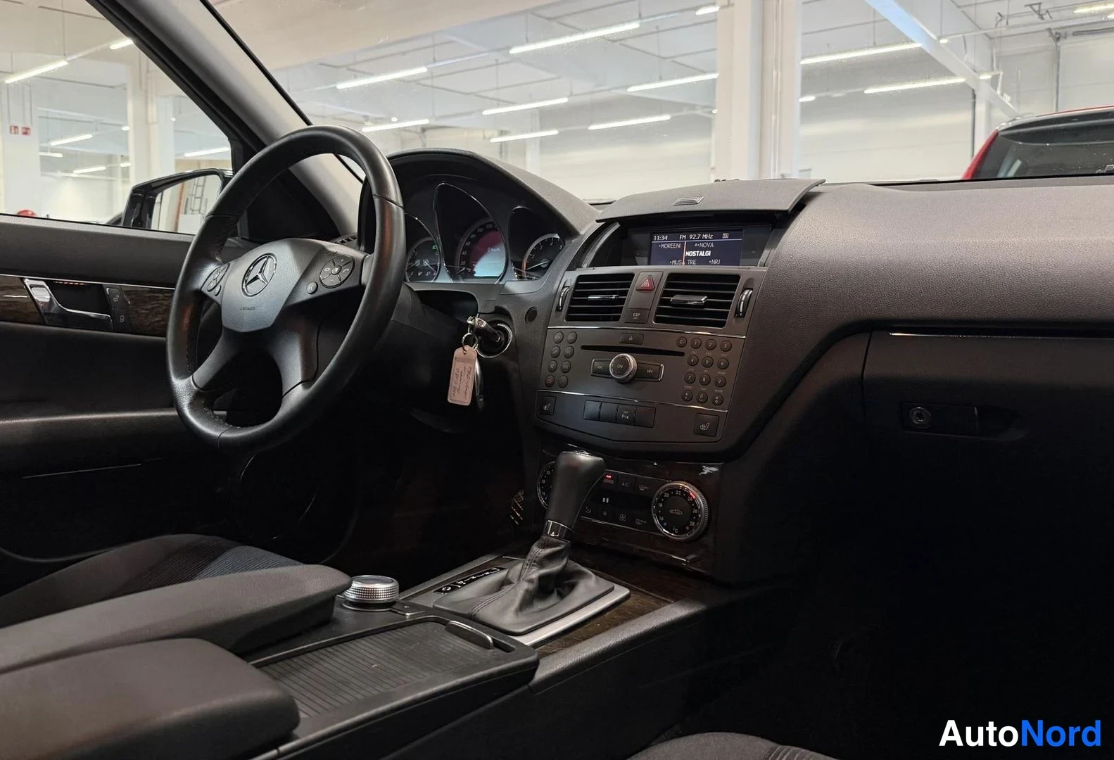 Musta Mercedes-Benz C 180 2010, kuva 17