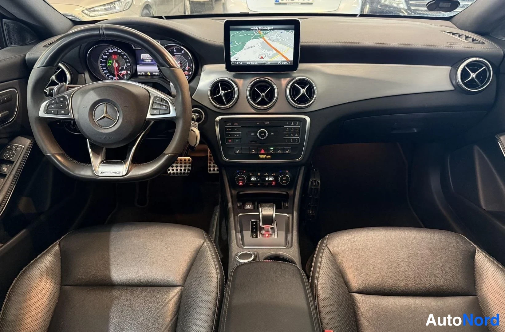 Valkoinen Mercedes-Benz CLA 45 2016, kuva 22