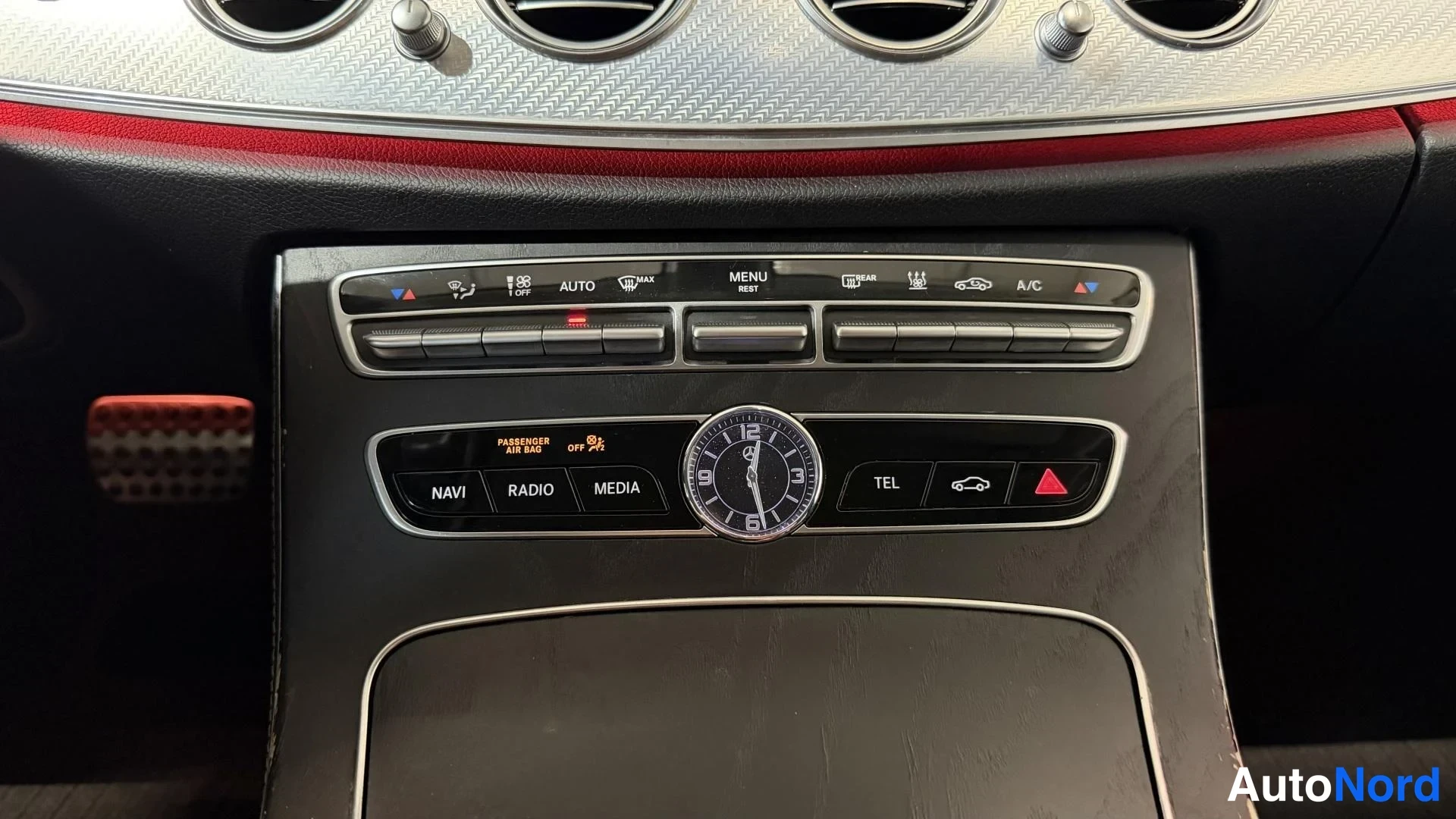 Musta Mercedes-Benz E 300 de 2019, kuva 19