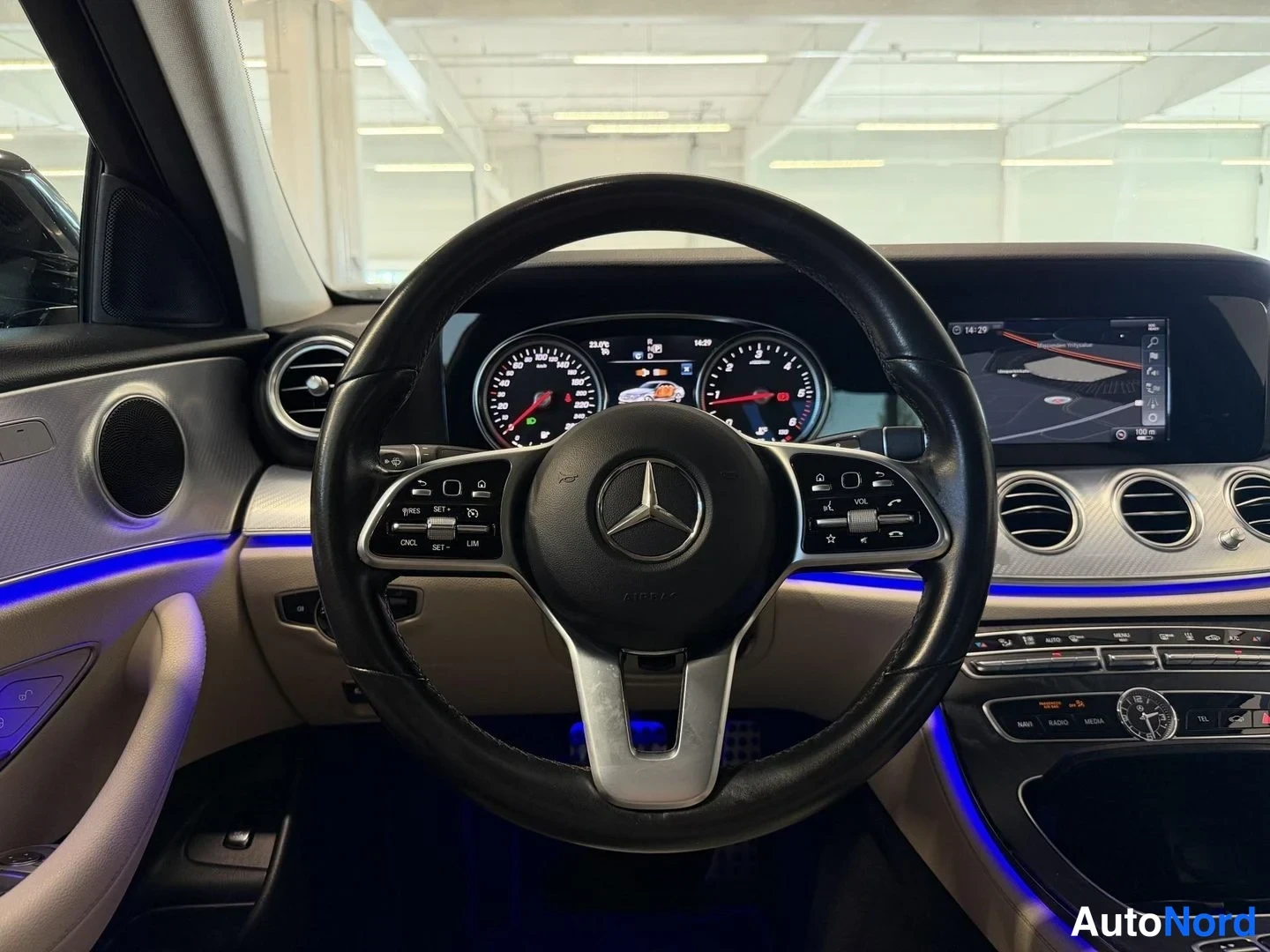 Musta Mercedes-Benz E 200 d 2020, kuva 15
