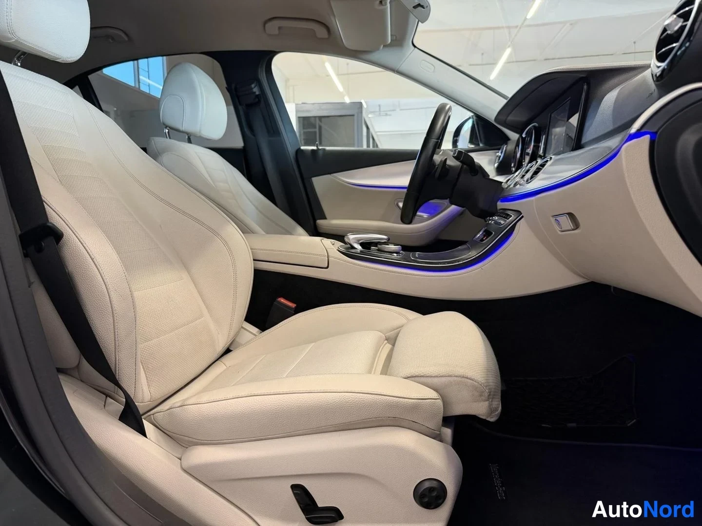 Musta Mercedes-Benz E 200 d 2020, kuva 10