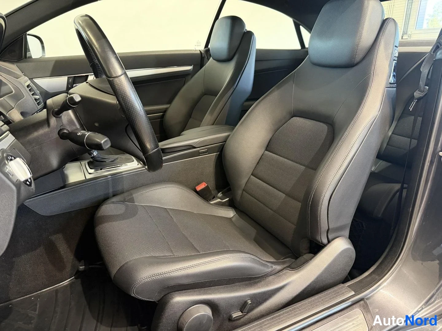 Harmaa Mercedes-Benz E 250 2010, kuva 10