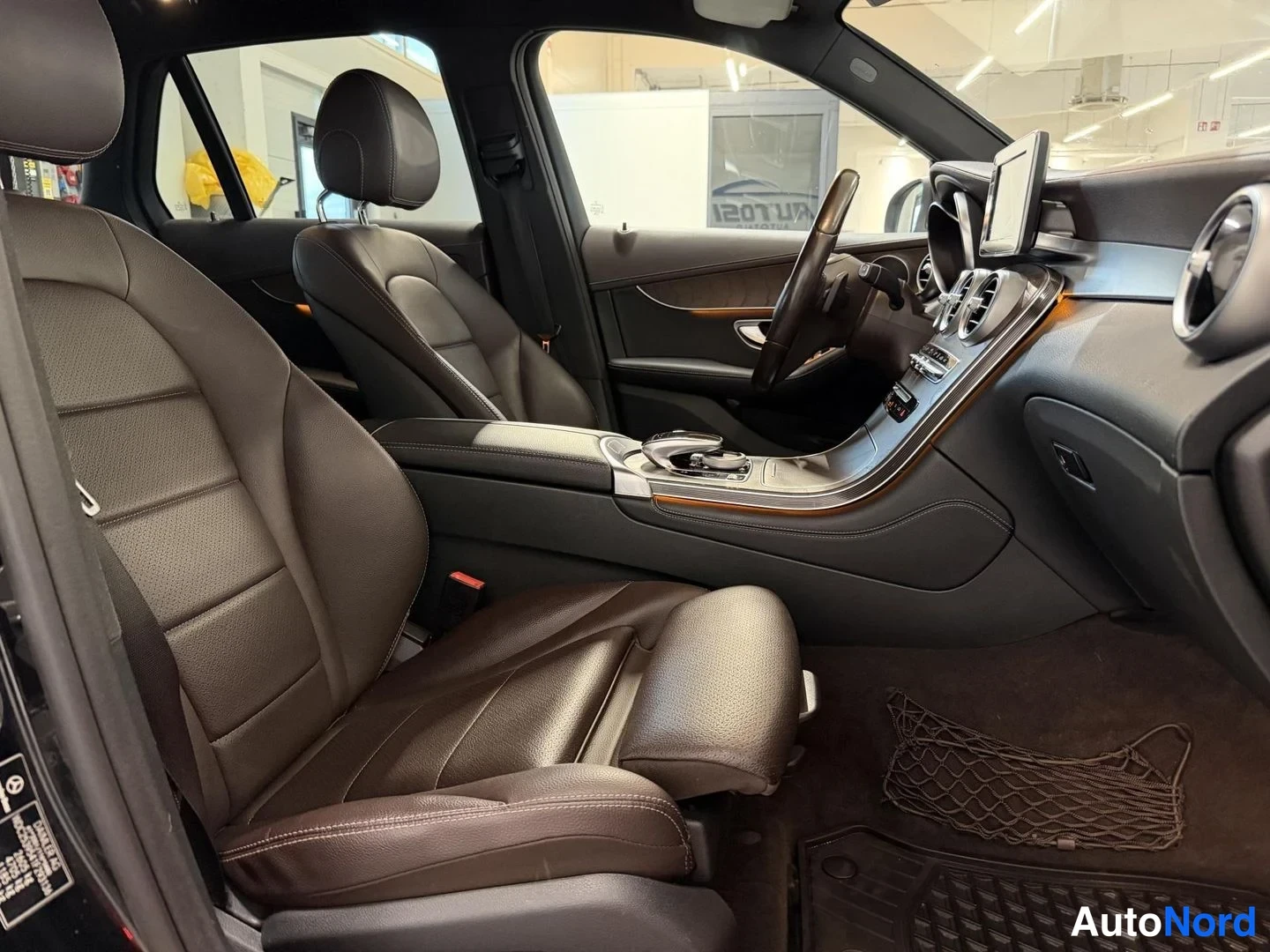 Musta Mercedes-Benz GLC 350 e 4MATIC 2017, kuva 14