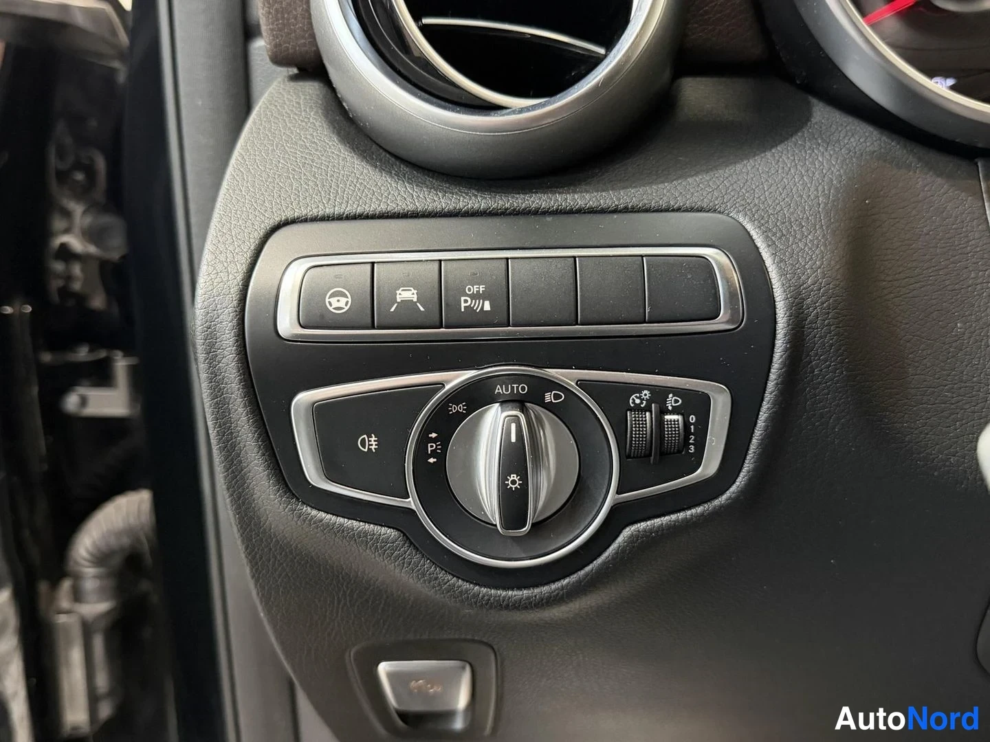 Musta Mercedes-Benz GLC 350 e 4MATIC 2017, kuva 18