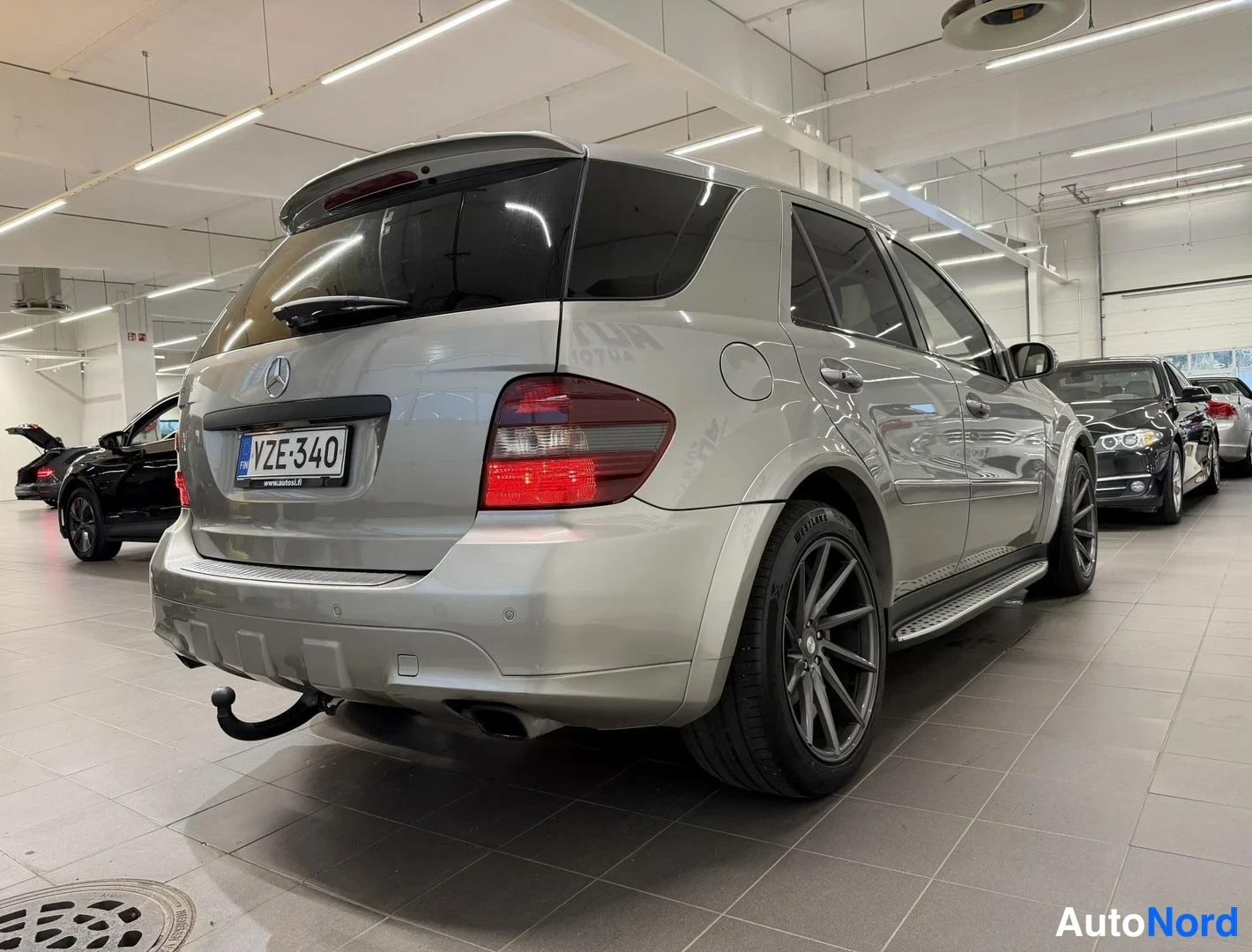 Harmaa Mercedes-Benz ML 320 CDI 4MATIC 2007, takaviisto, kuva 6
