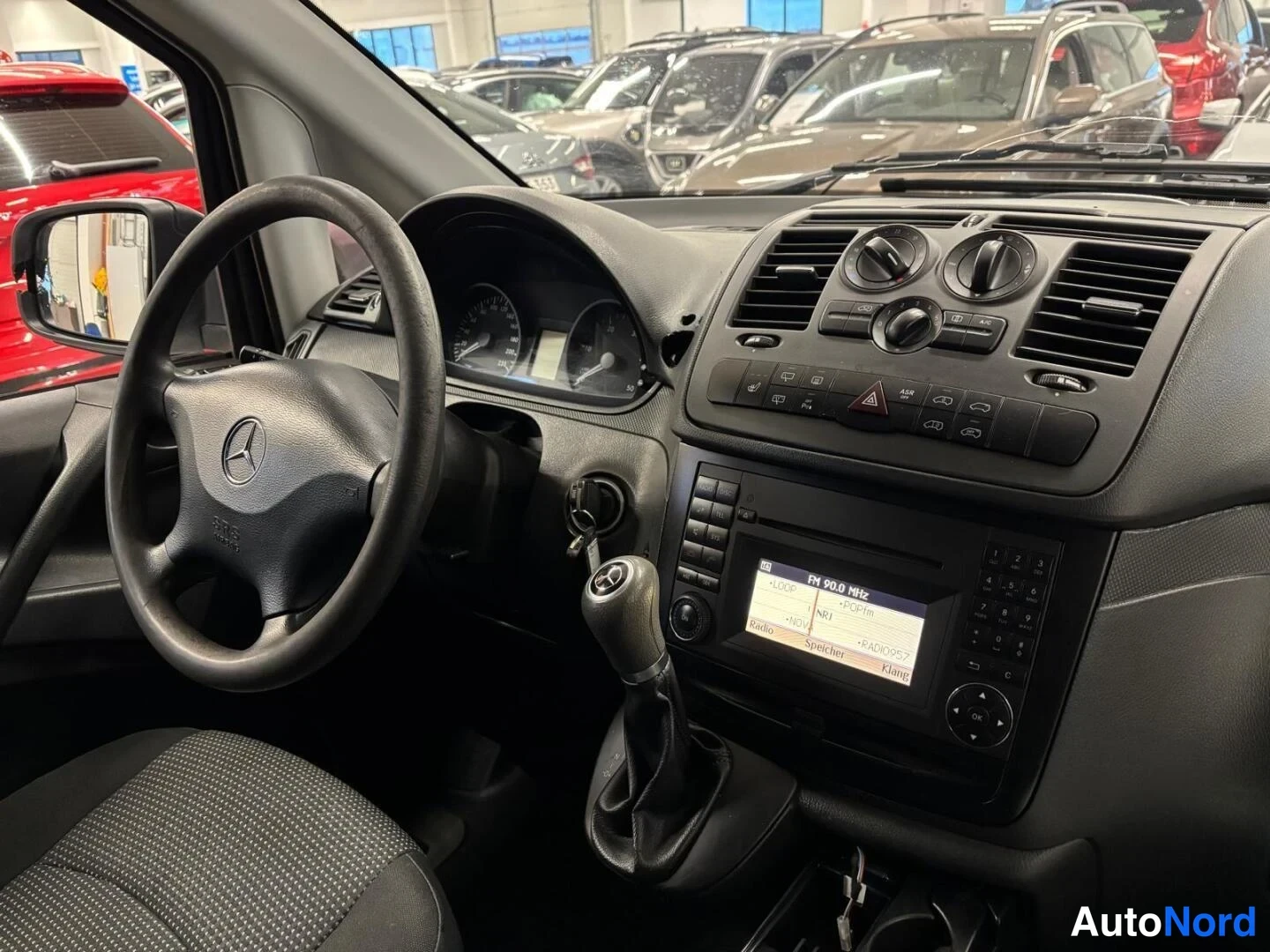Valkoinen Mercedes-Benz Vito 113 CDI 2013, kuva 12