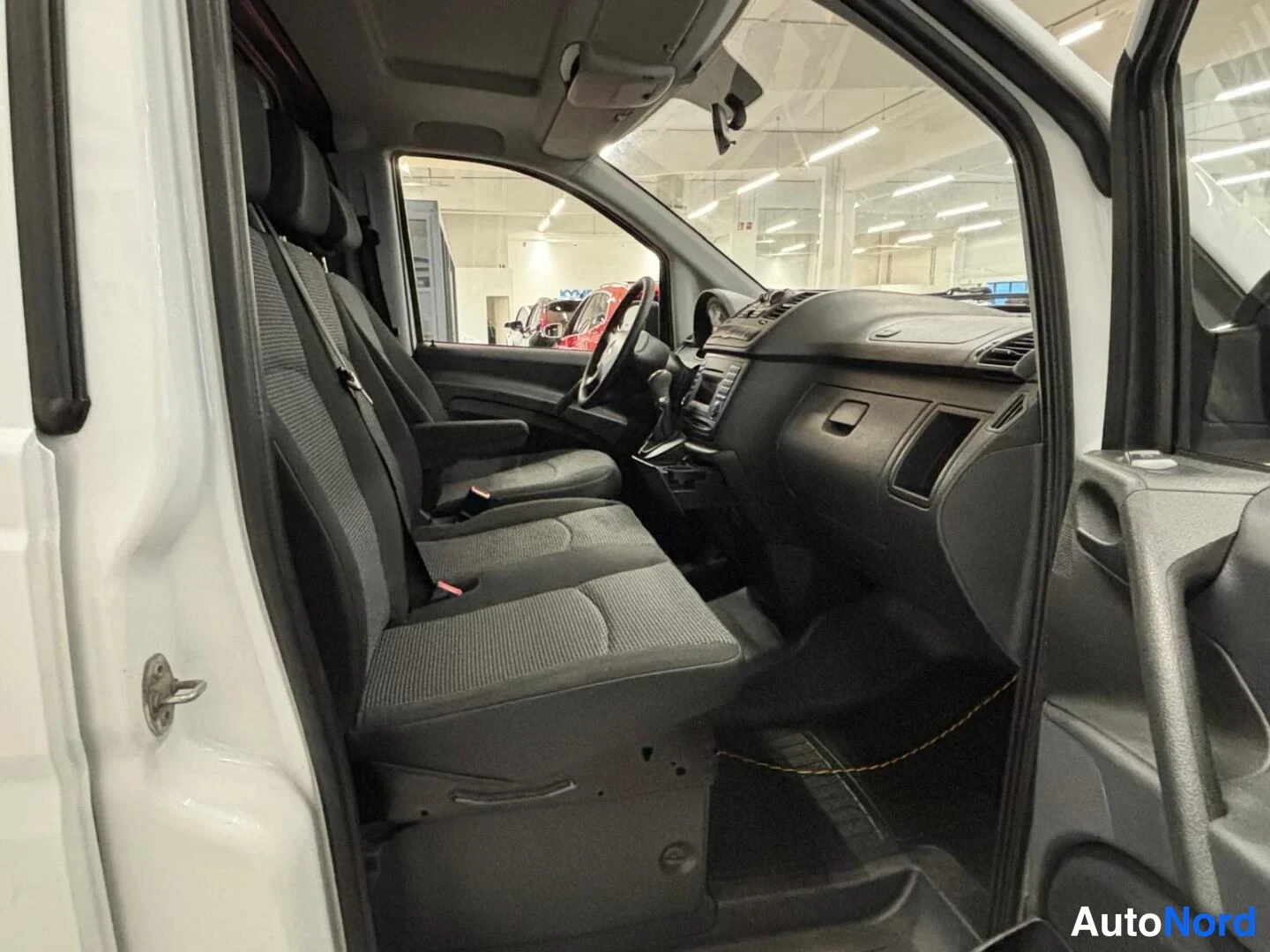 Valkoinen Mercedes-Benz Vito 113 CDI 2013, kuva 10