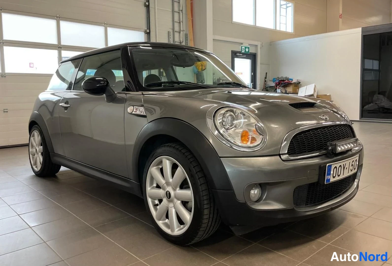 Harmaa Mini Cooper S 2007, etuviisto, keula oikealle, kuva 3