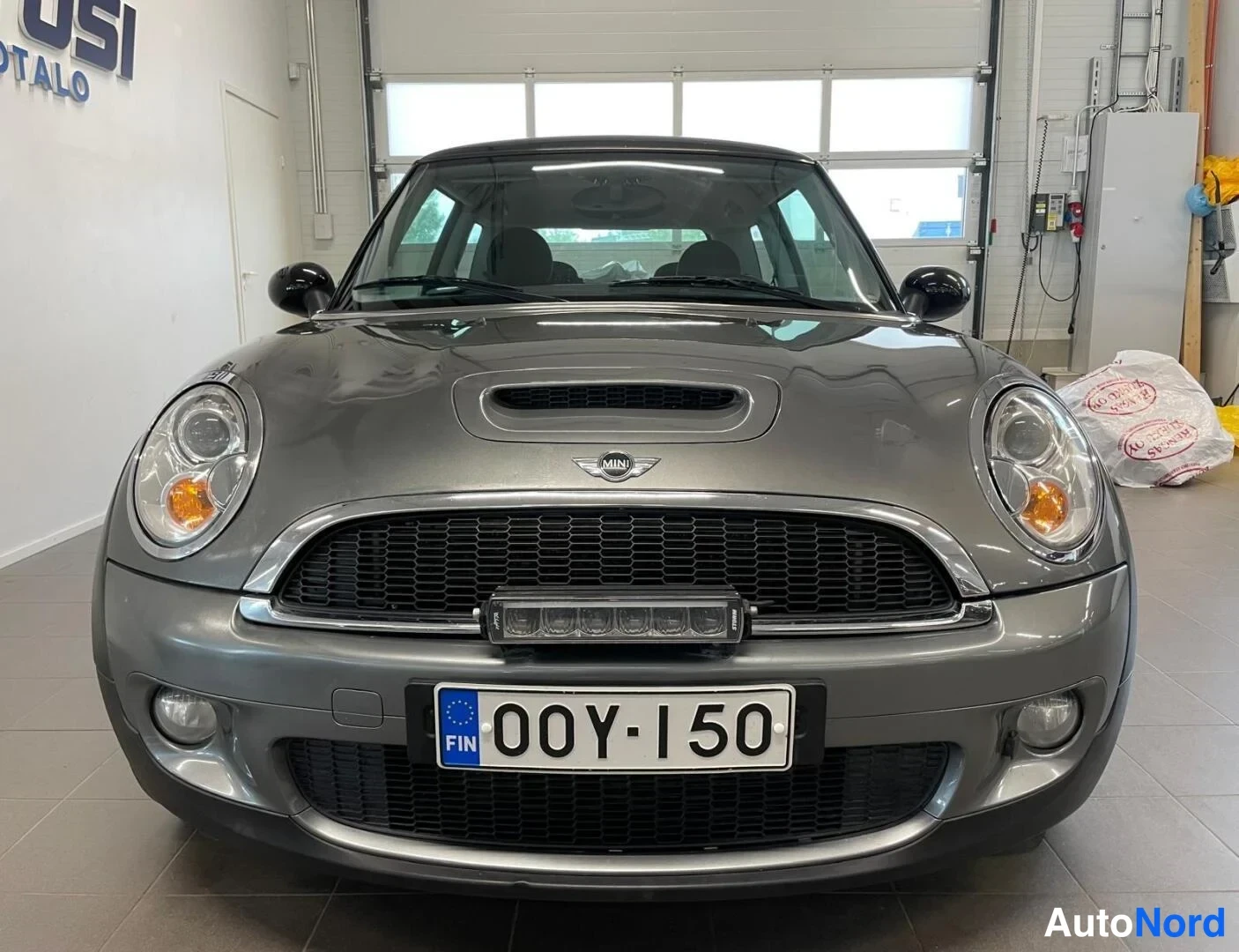 Harmaa Mini Cooper S 2007, edestä, kuva 4