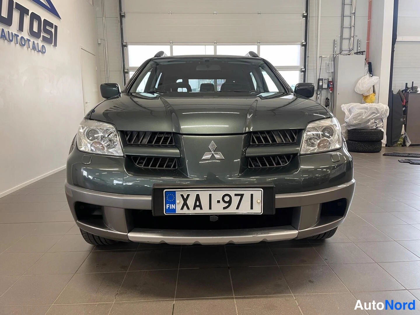 Vihreä Mitsubishi Outlander 2006, edestä, kuva 3