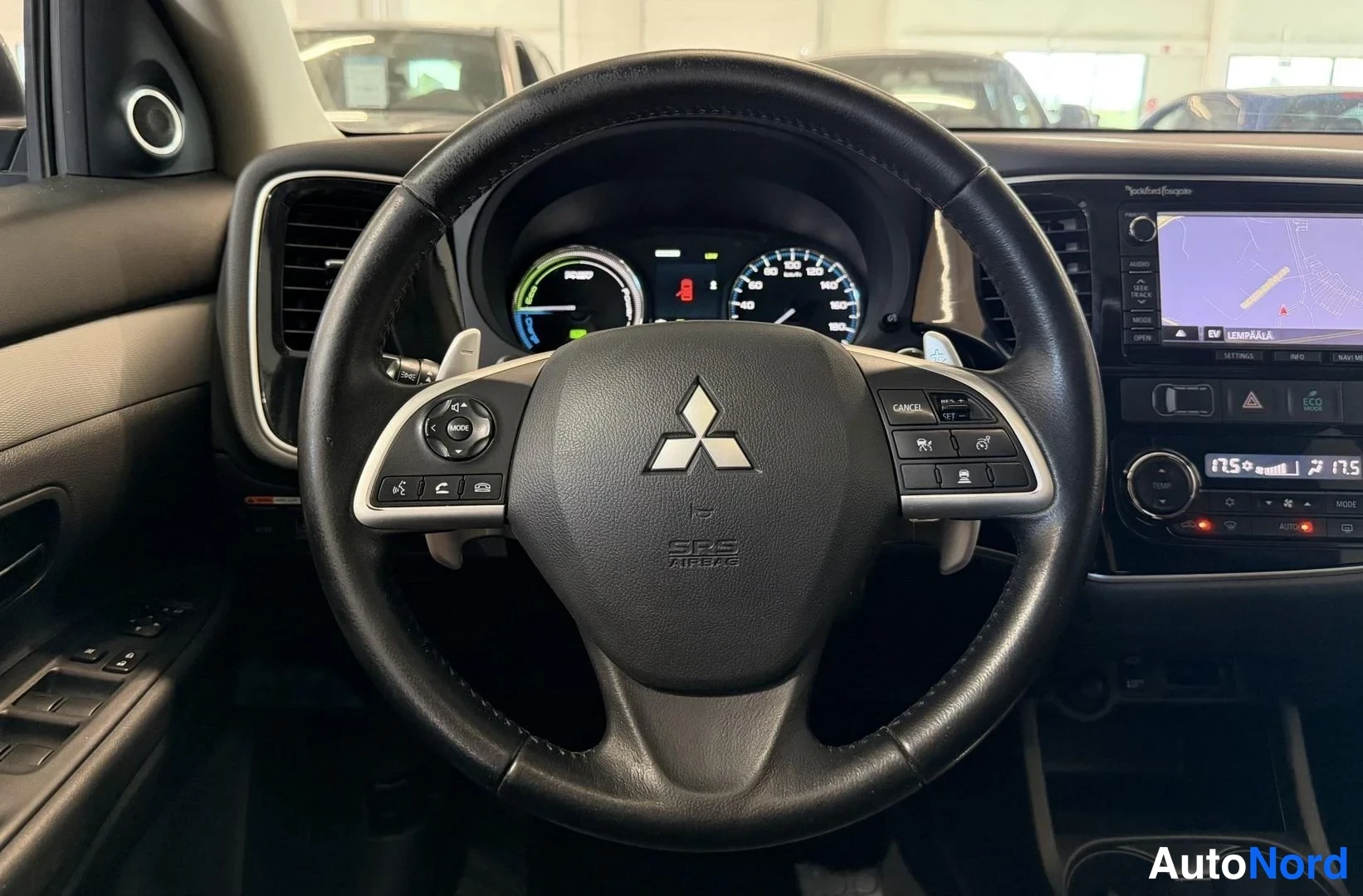 Sininen Mitsubishi Outlander PHEV 2014, kuva 20