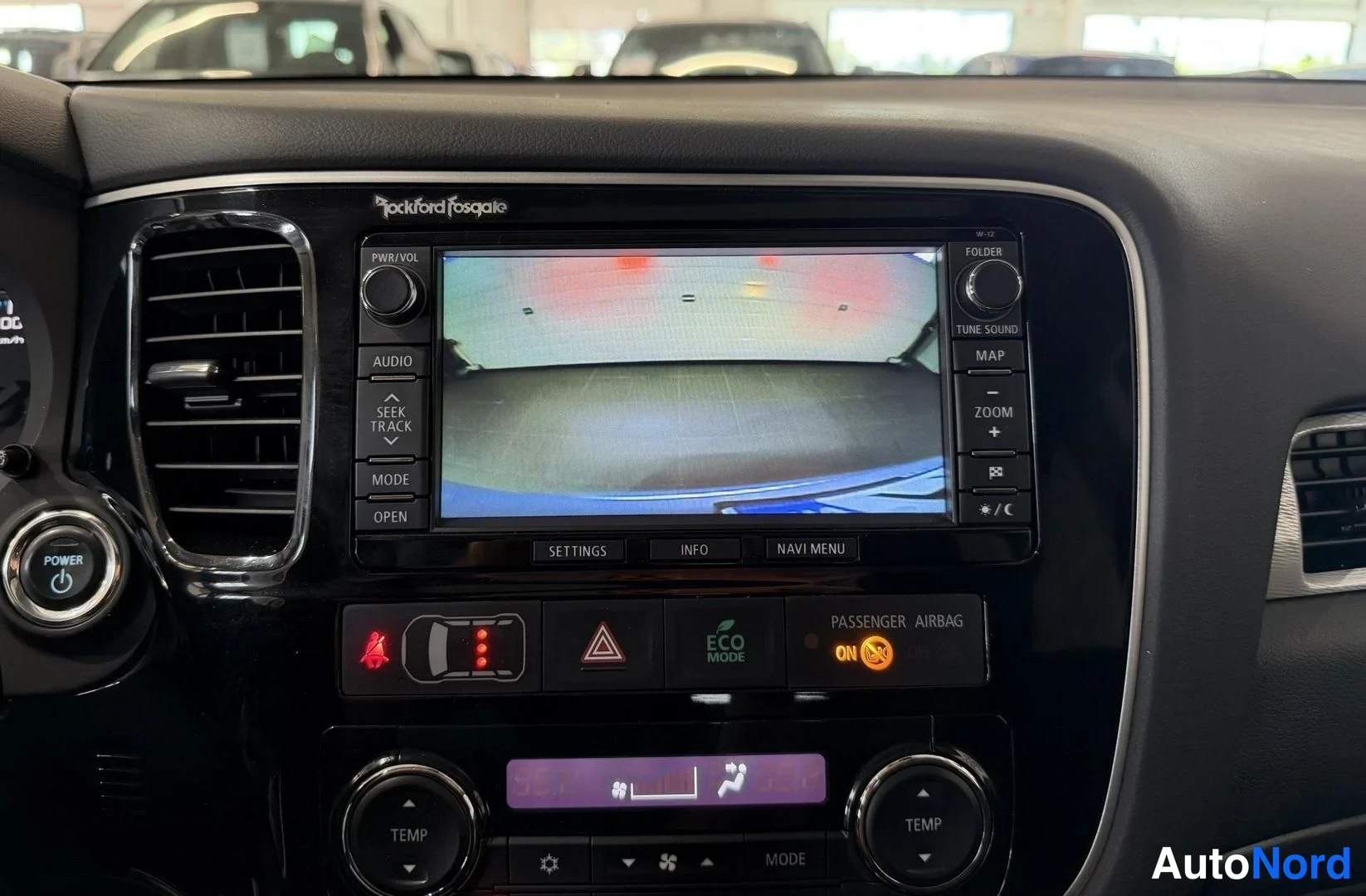 Sininen Mitsubishi Outlander PHEV 2014, kuva 18