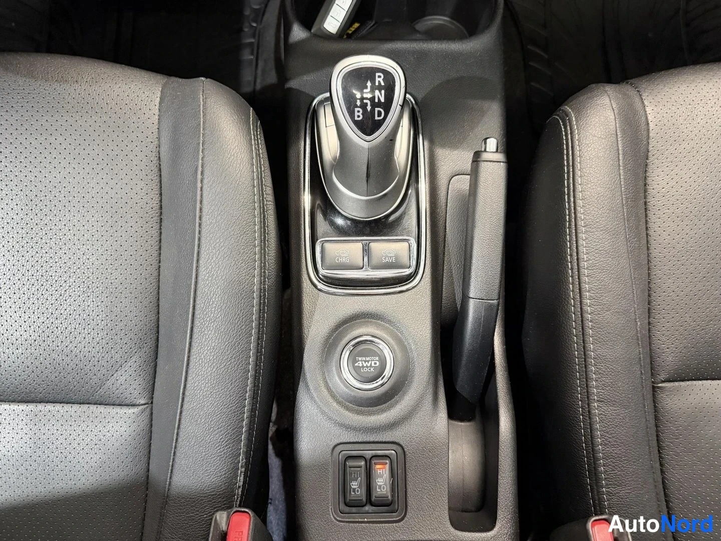 Sininen Mitsubishi Outlander PHEV 2014, kuva 19