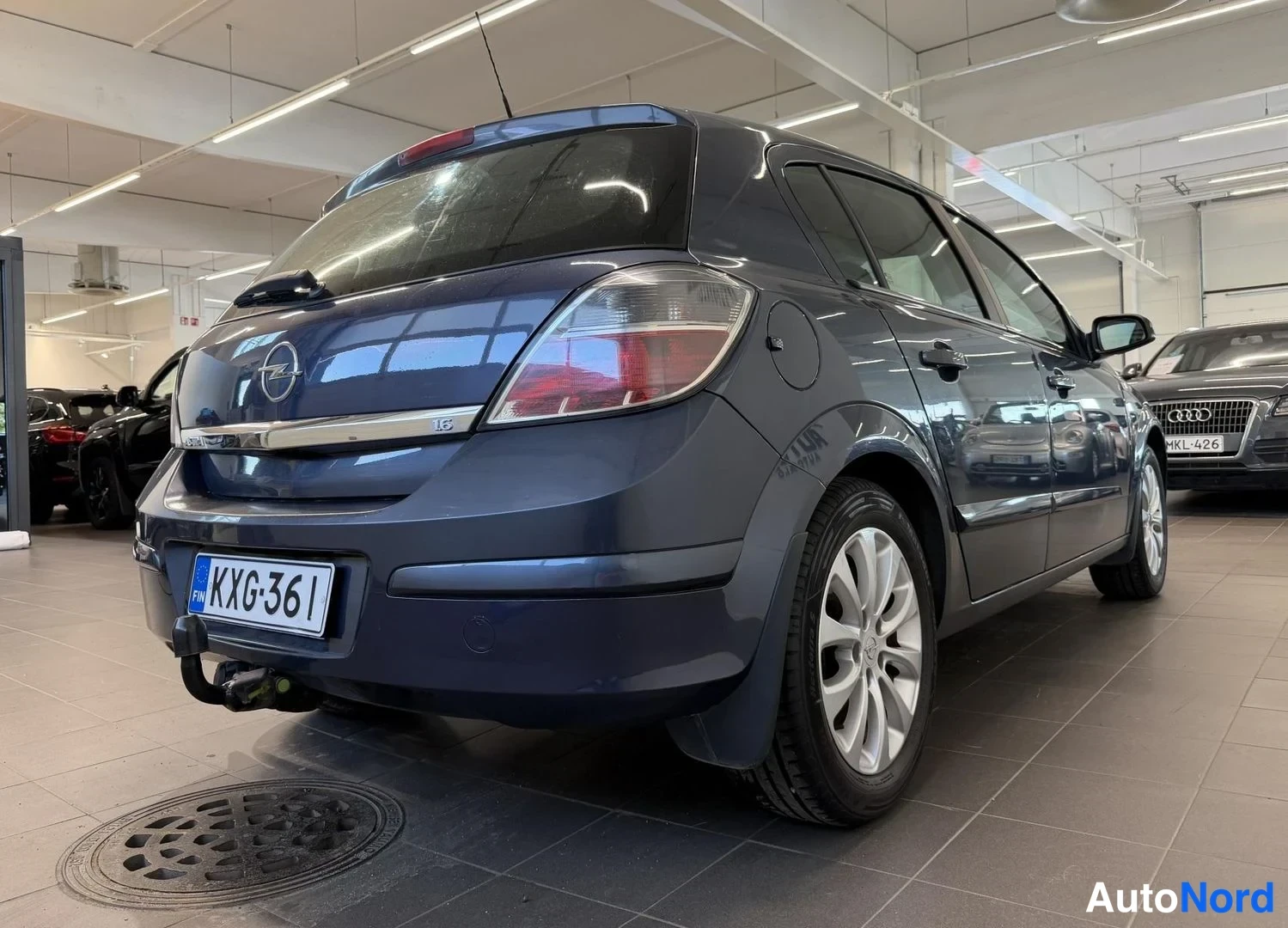 Harmaa Opel Astra 2008, takaviisto, kuva 5
