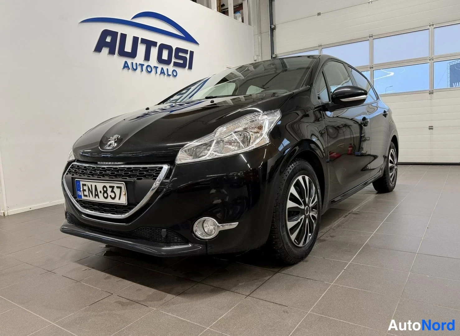 Peugeot 208 Vision VTi 82 2014