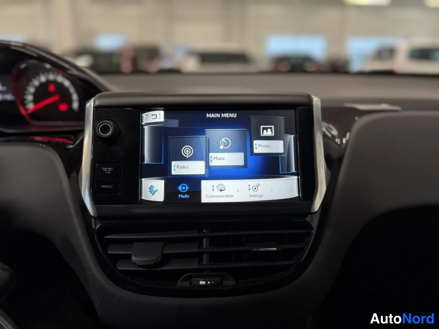 Musta Peugeot 208 2014, kuva 10