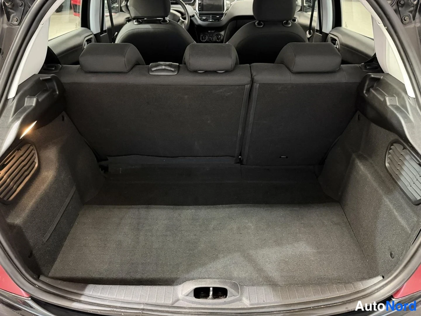 Musta Peugeot 208 2014, kuva 8