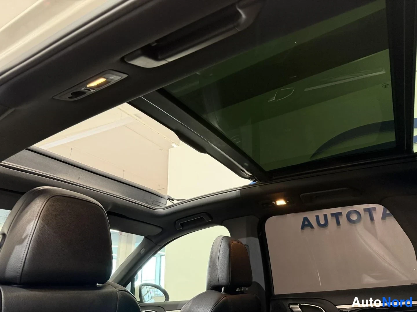 Valkoinen Porsche Cayenne 2012, kuva 12