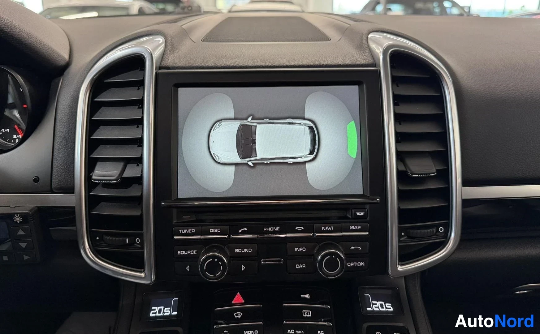 Valkoinen Porsche Cayenne 2012, kuva 24