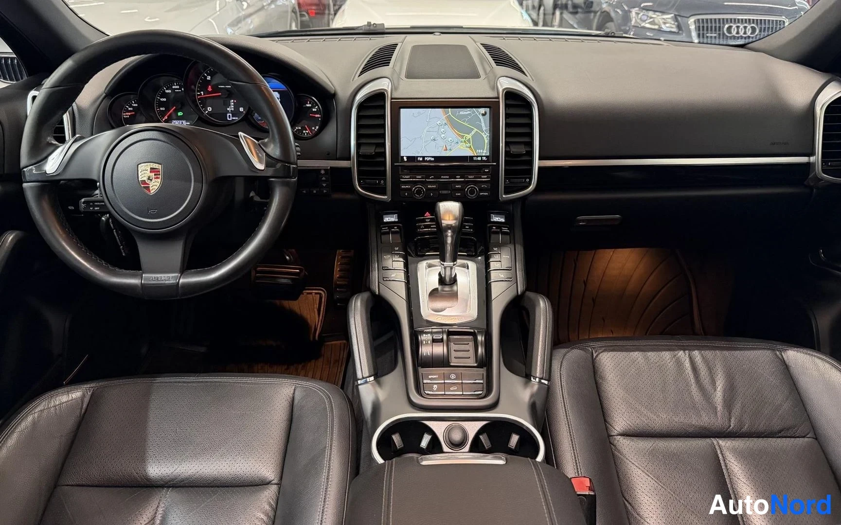 Valkoinen Porsche Cayenne 2012, kuva 7