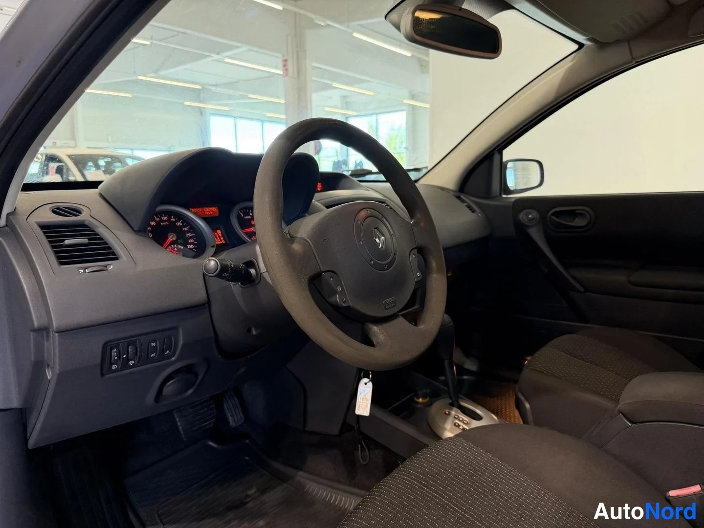 Harmaa Renault Megane 2004, kuva 12