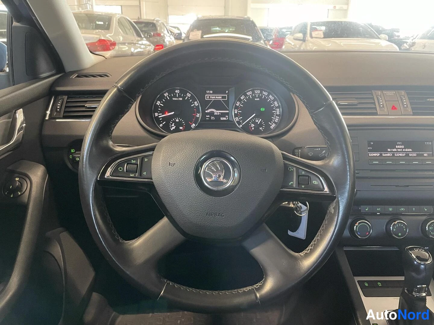 Sininen Skoda Octavia 2014, kuva 13