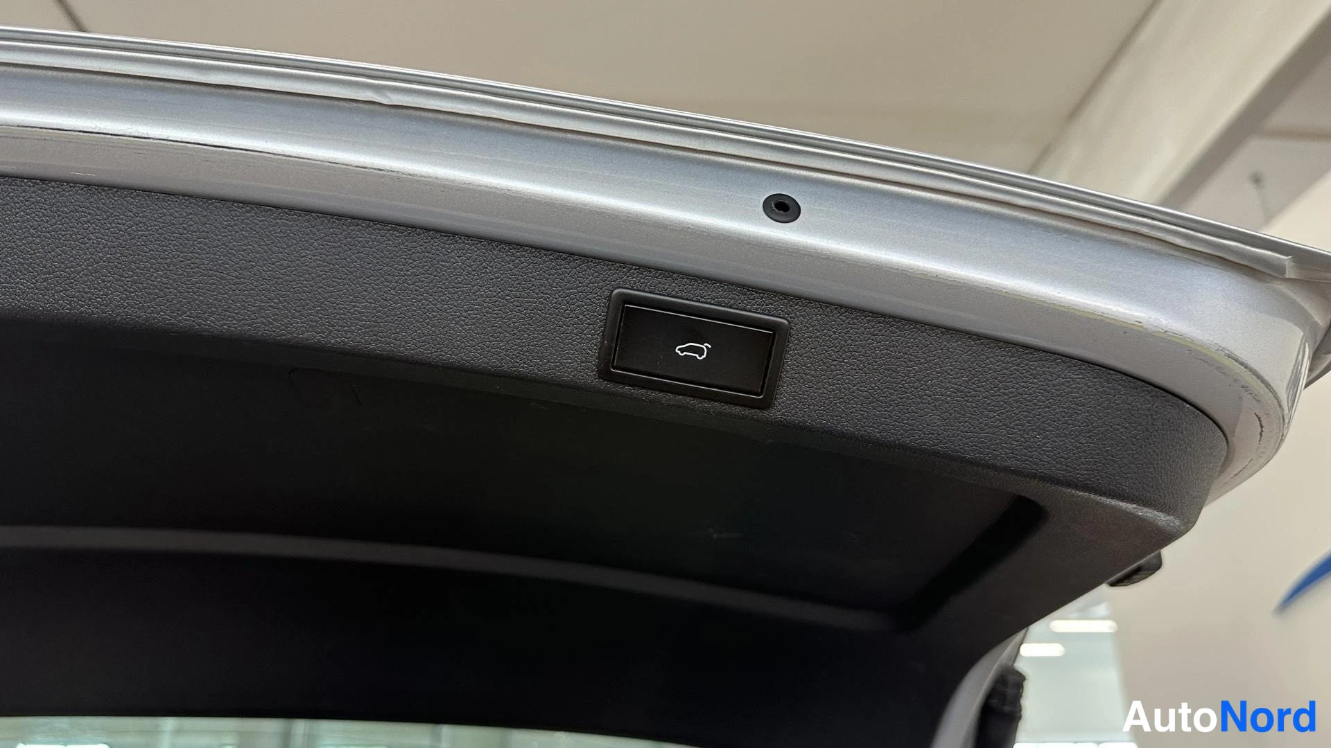 Harmaa Skoda Octavia 2018, kuva 10