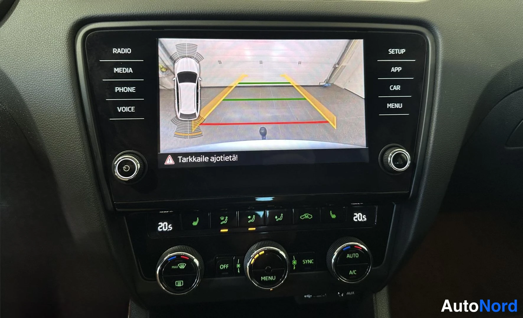 Harmaa Skoda Octavia 2018, kuva 16