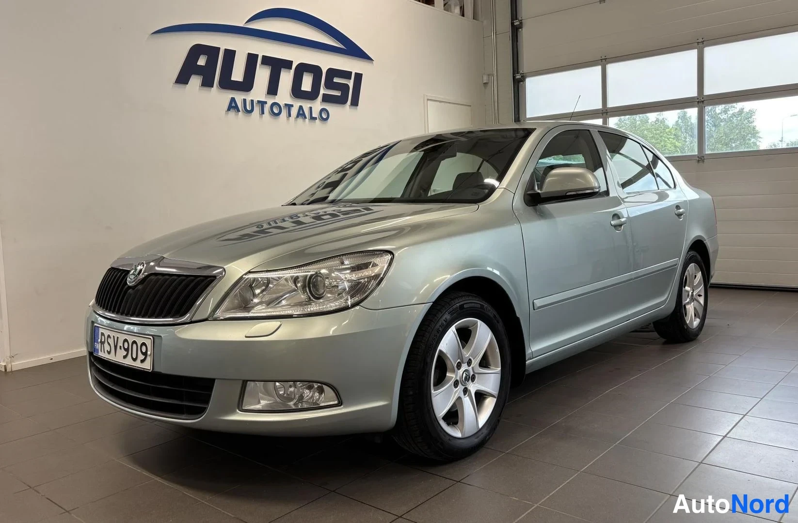 Skoda Octavia 1,6 TDI Elegance DSG 2011