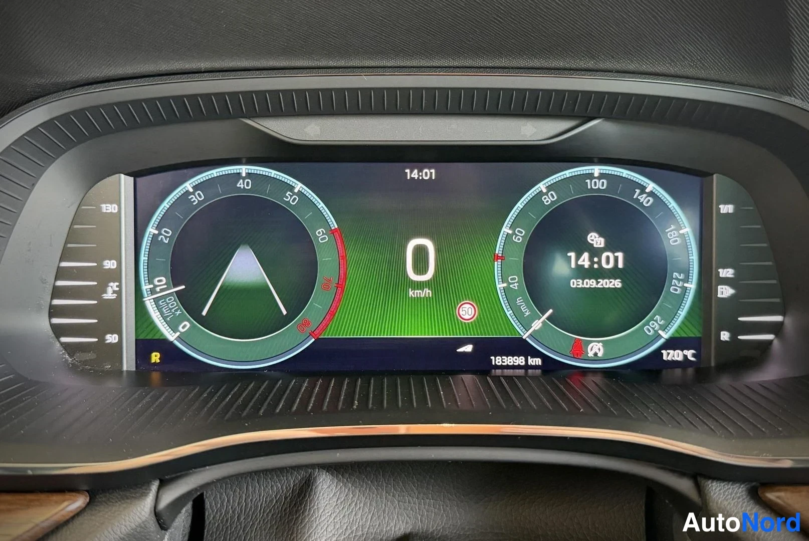 Harmaa Skoda Octavia 2022, kuva 21