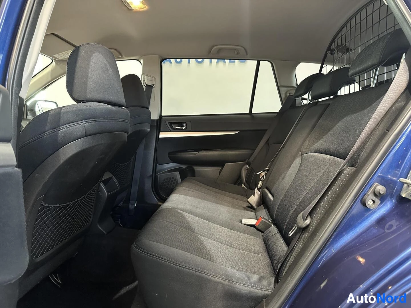 Sininen Subaru Legacy 2011, kuva 9