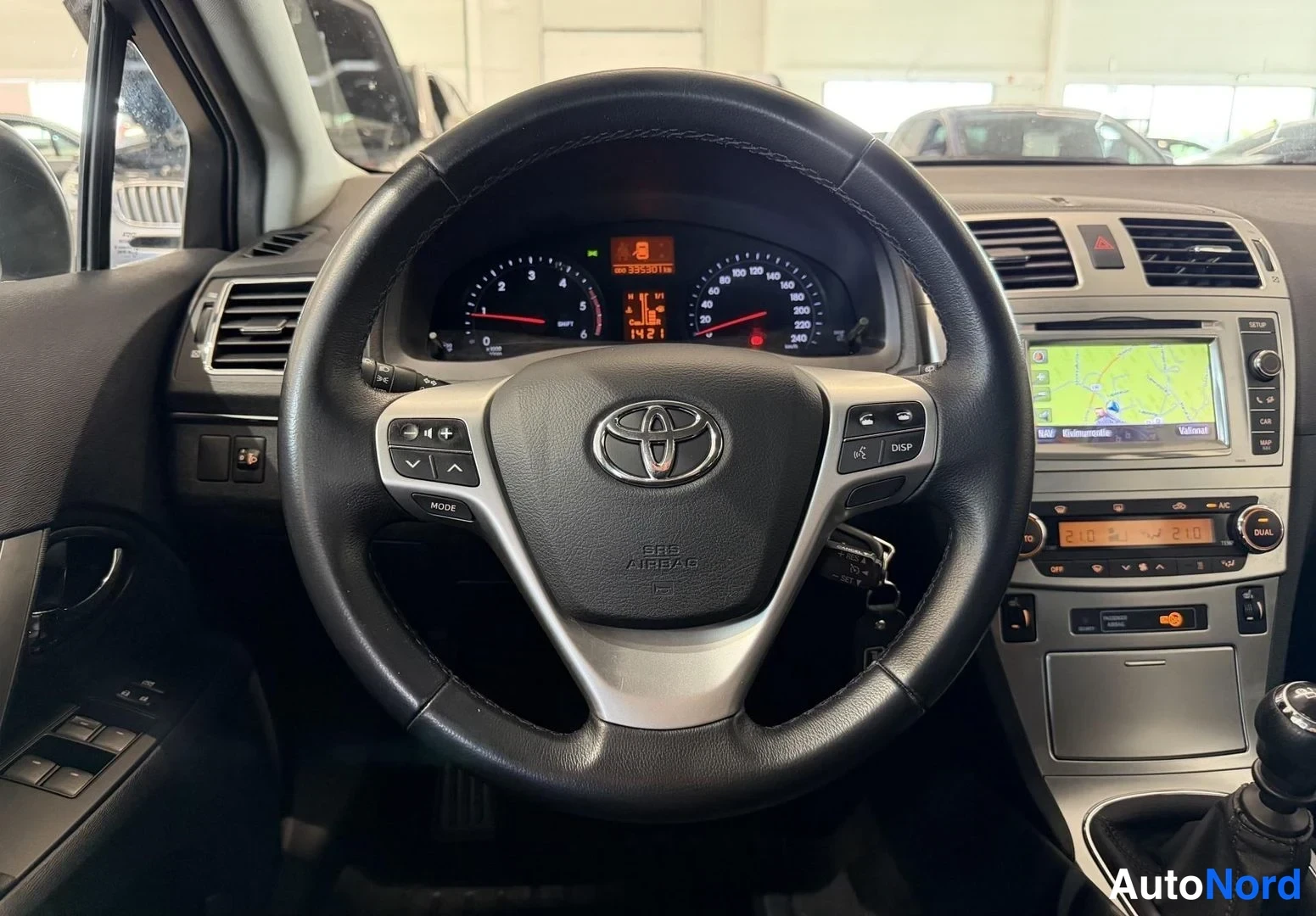 Hopea Toyota Avensis 2013, kuva 14