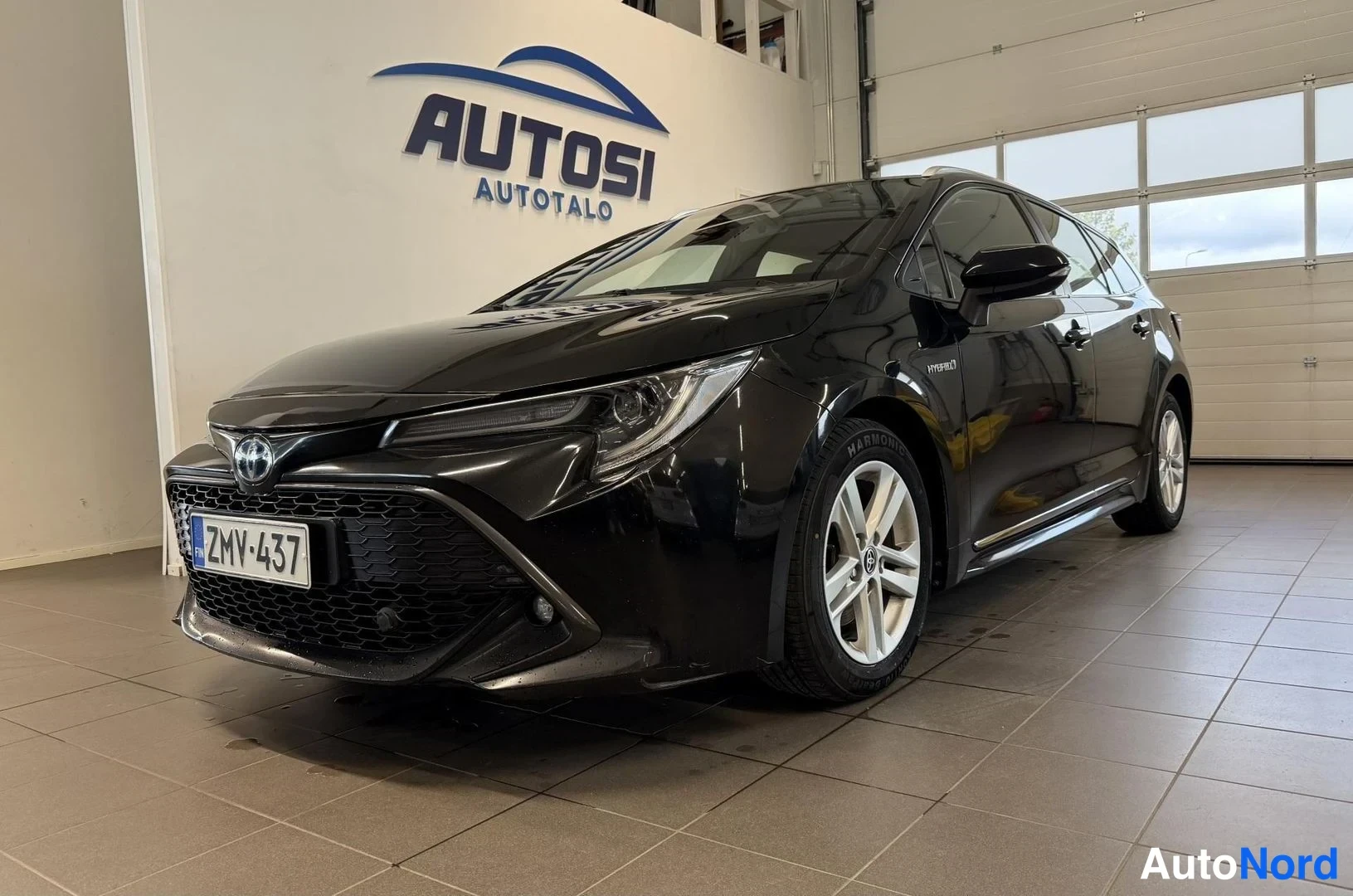 Musta Toyota Corolla Touring 2020, kuva 15