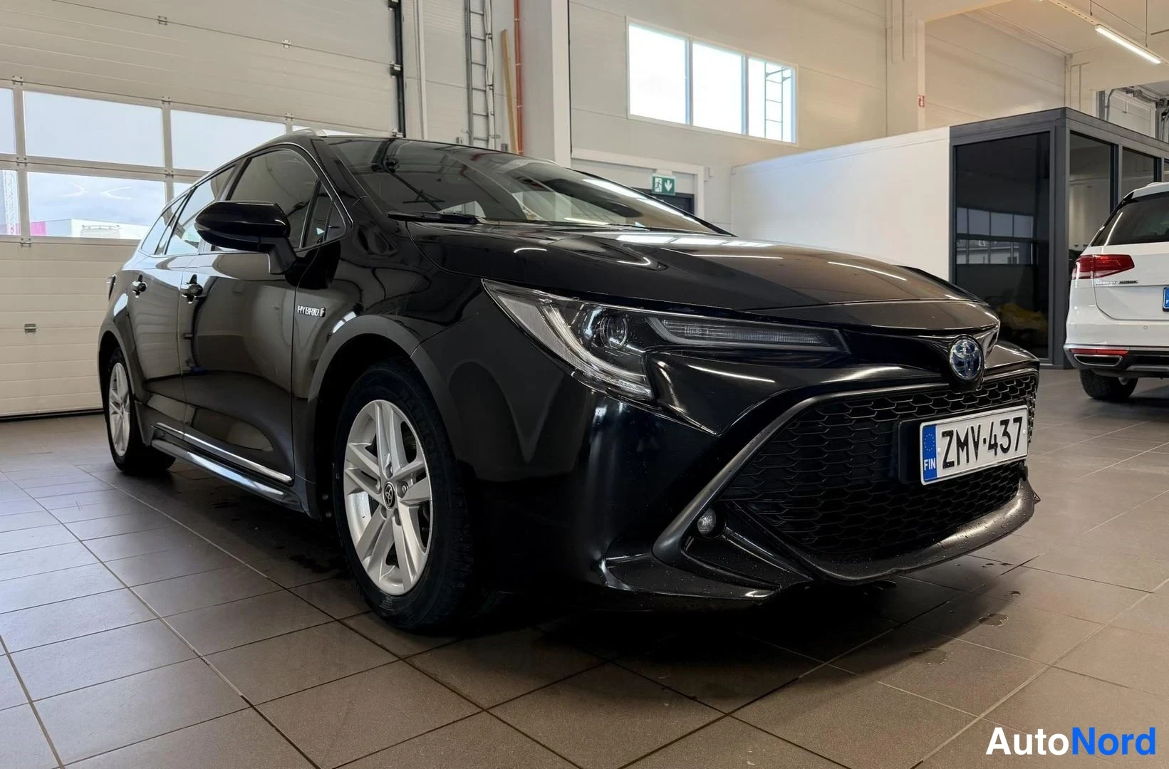 Musta Toyota Corolla Touring 2020, kuva 16