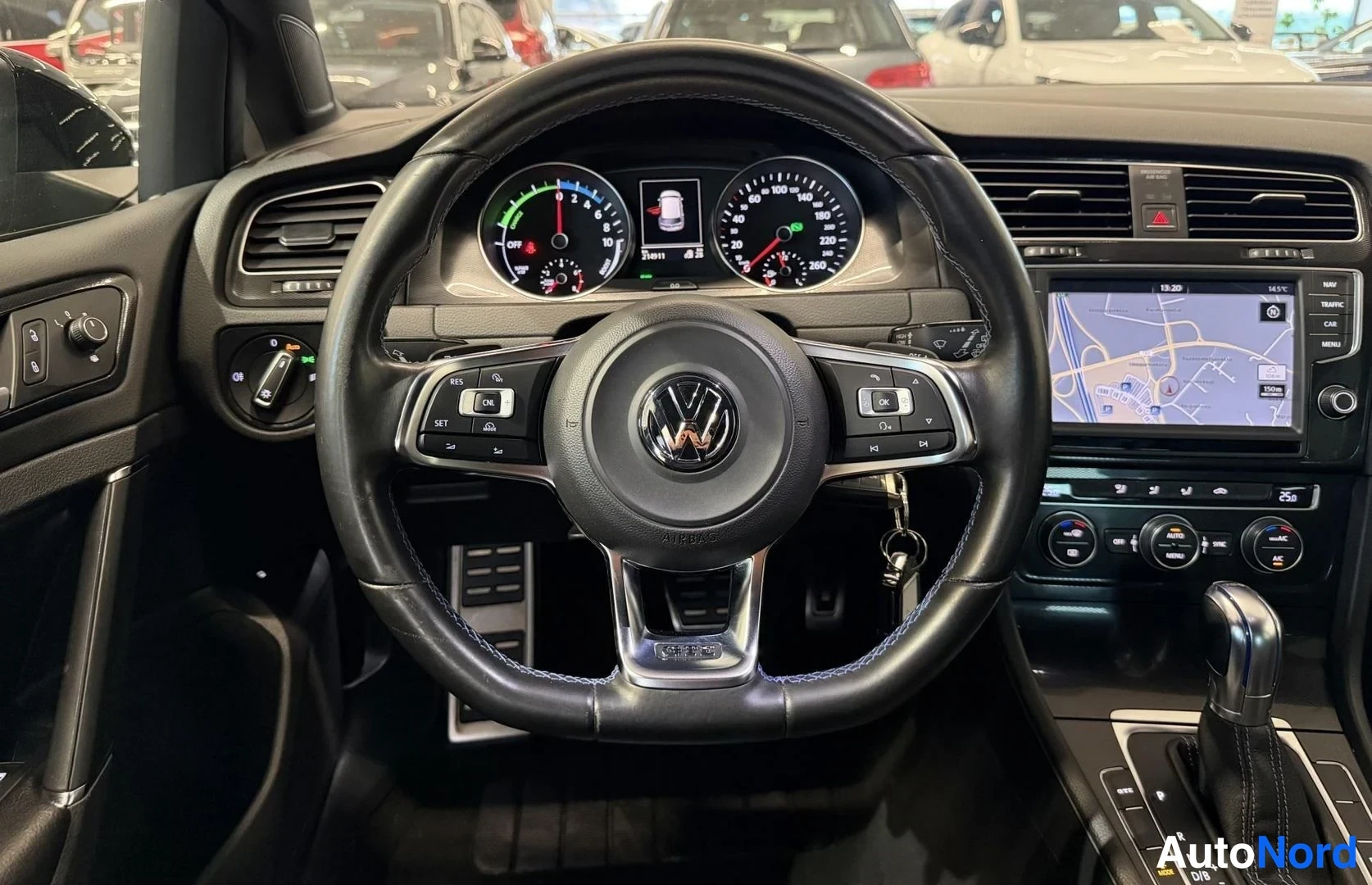 Musta Volkswagen Golf GTE 2015, kuva 13