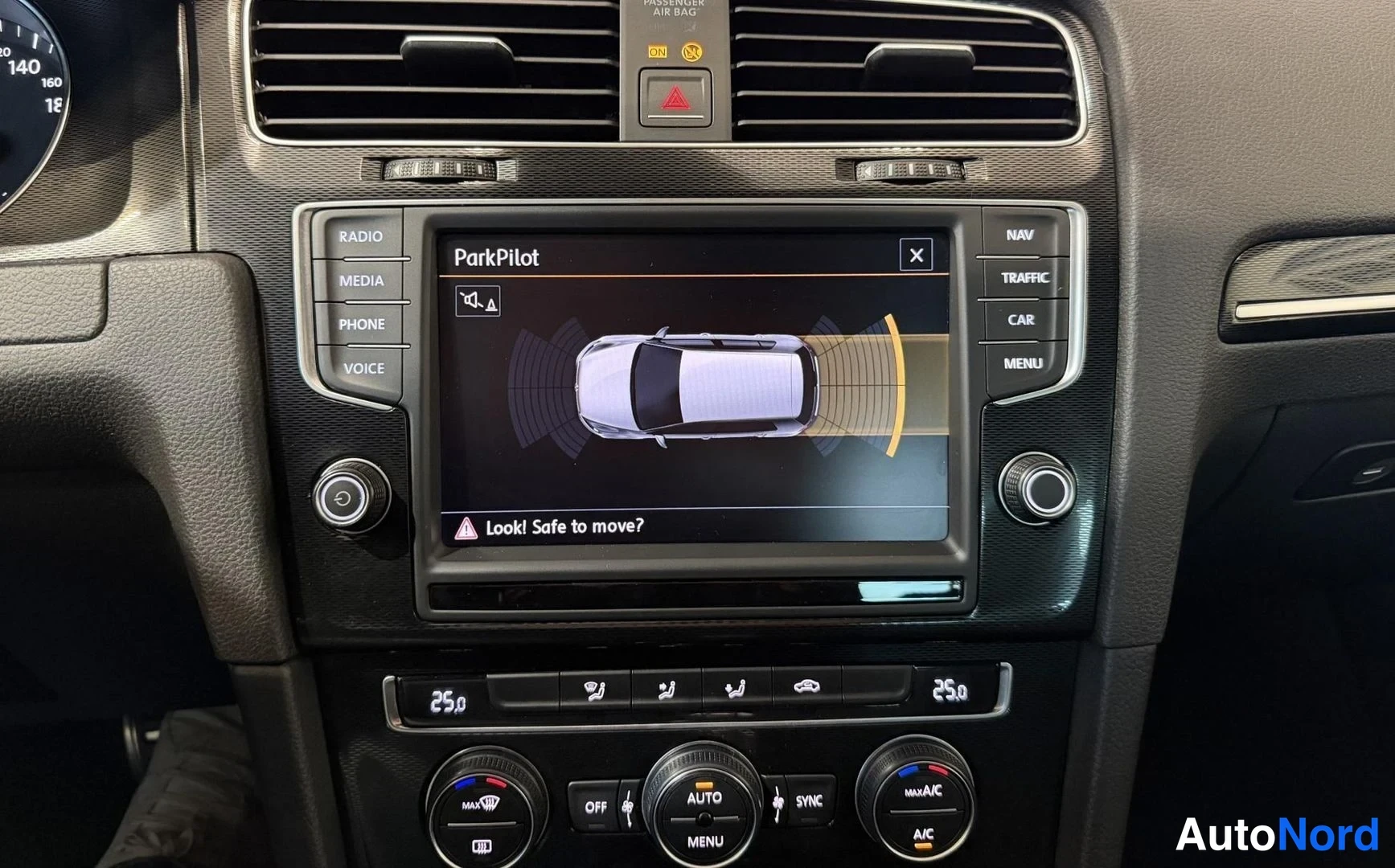 Musta Volkswagen Golf GTE 2015, kuva 18