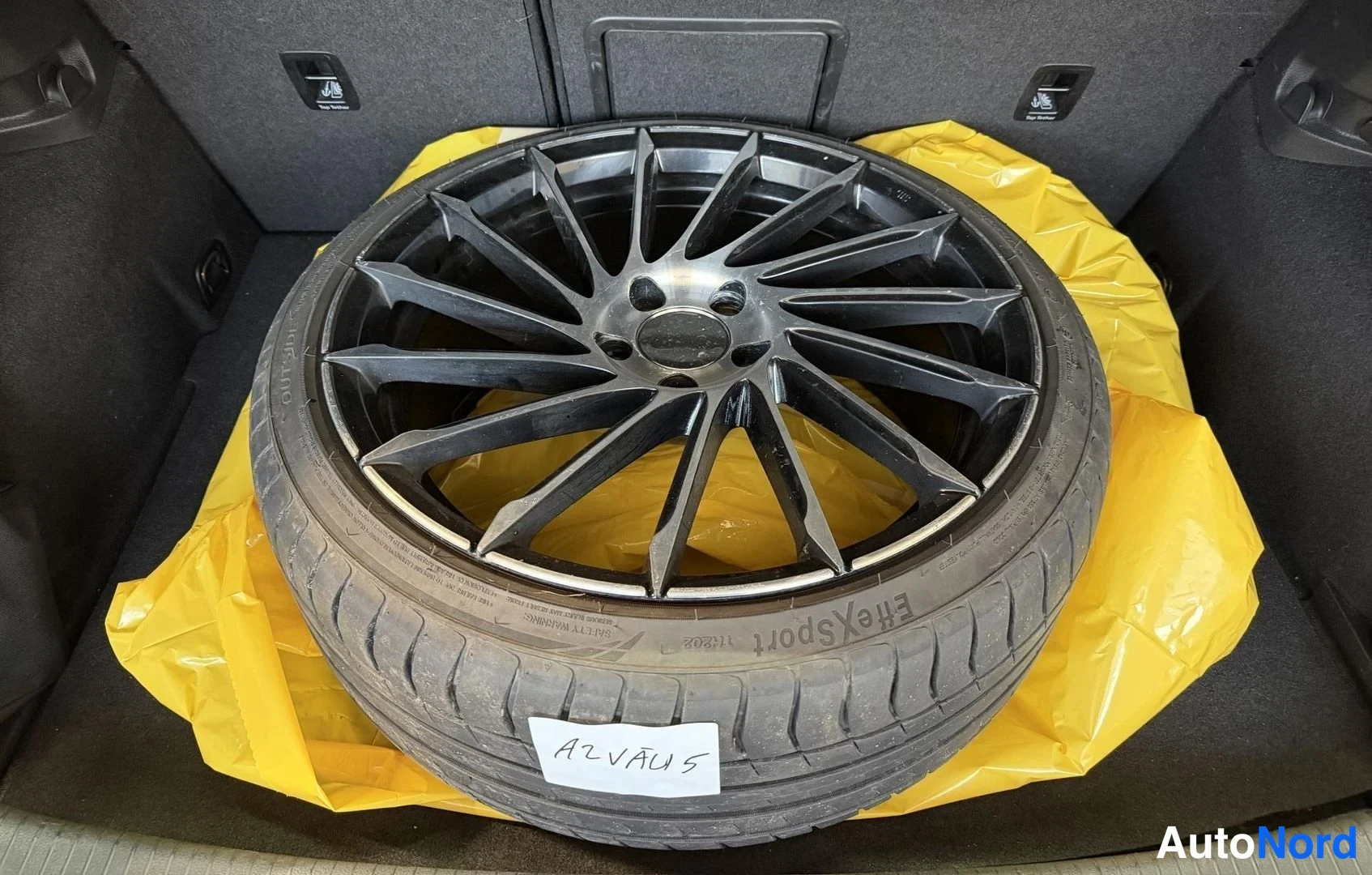 Musta Volkswagen Golf GTE 2015, kuva 10