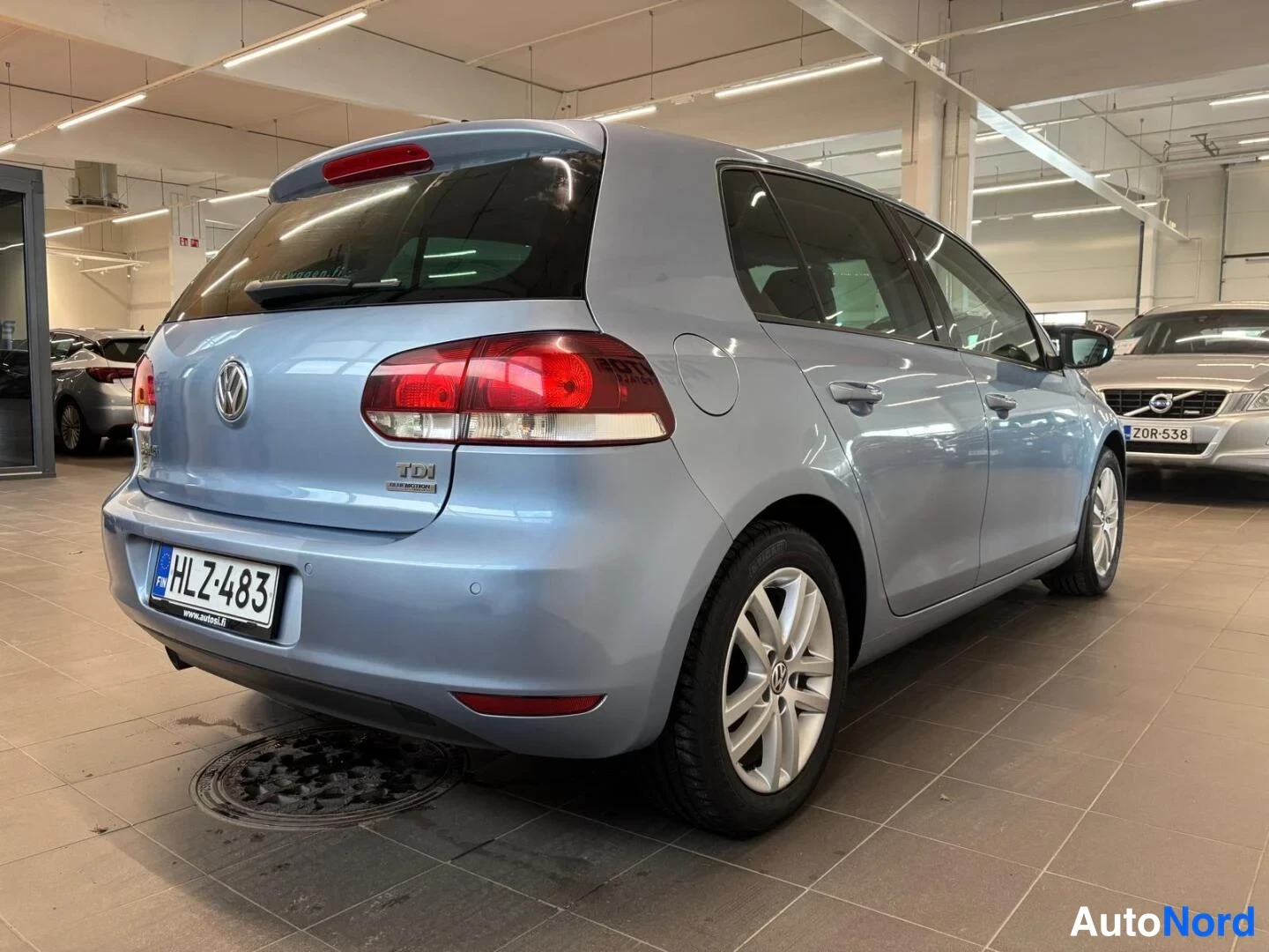 Sininen Volkswagen Golf 2010, takaviisto, kuva 6